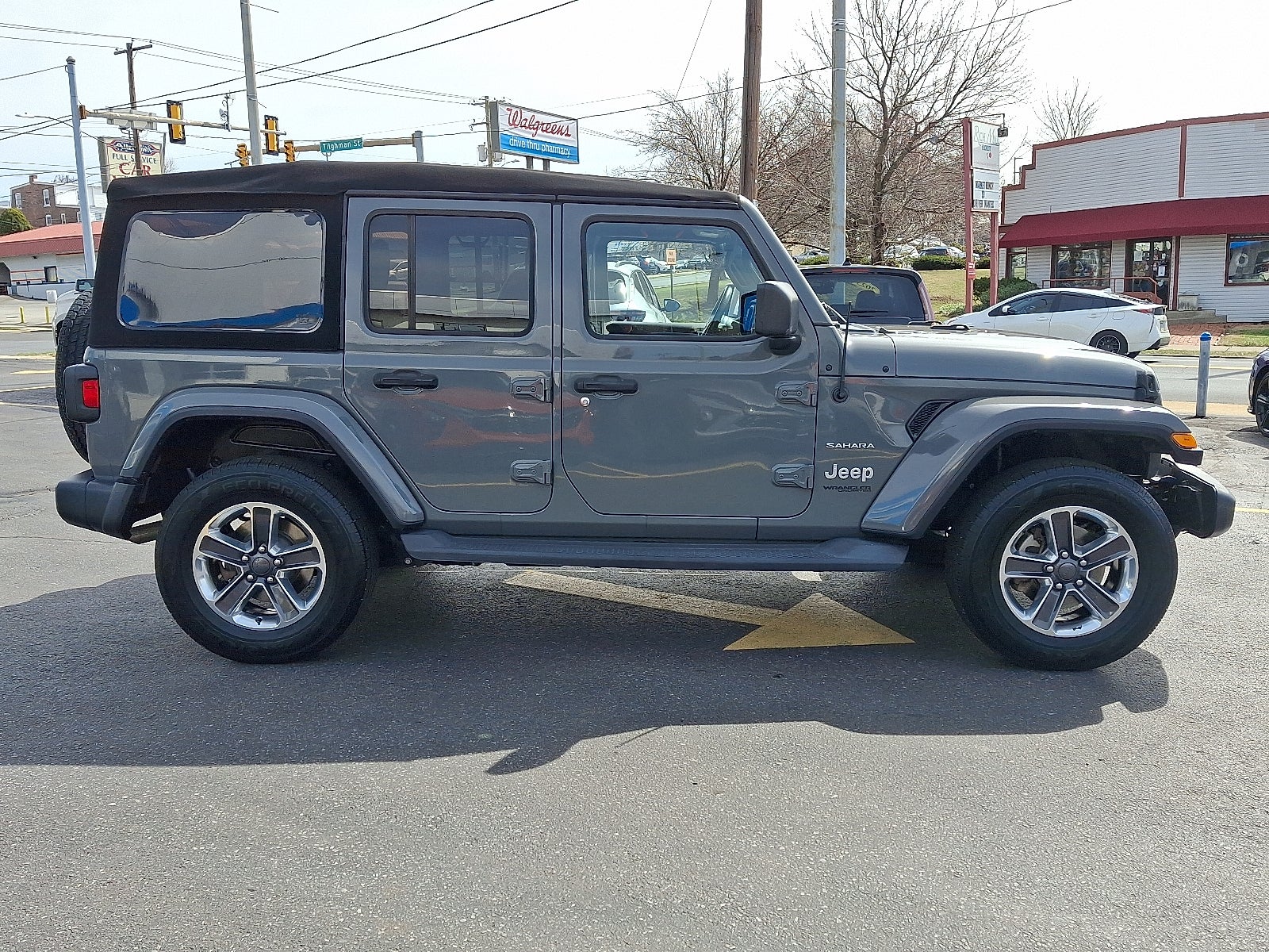 2019 Jeep Wrangler Unlimited Sahara 4x4 4WD