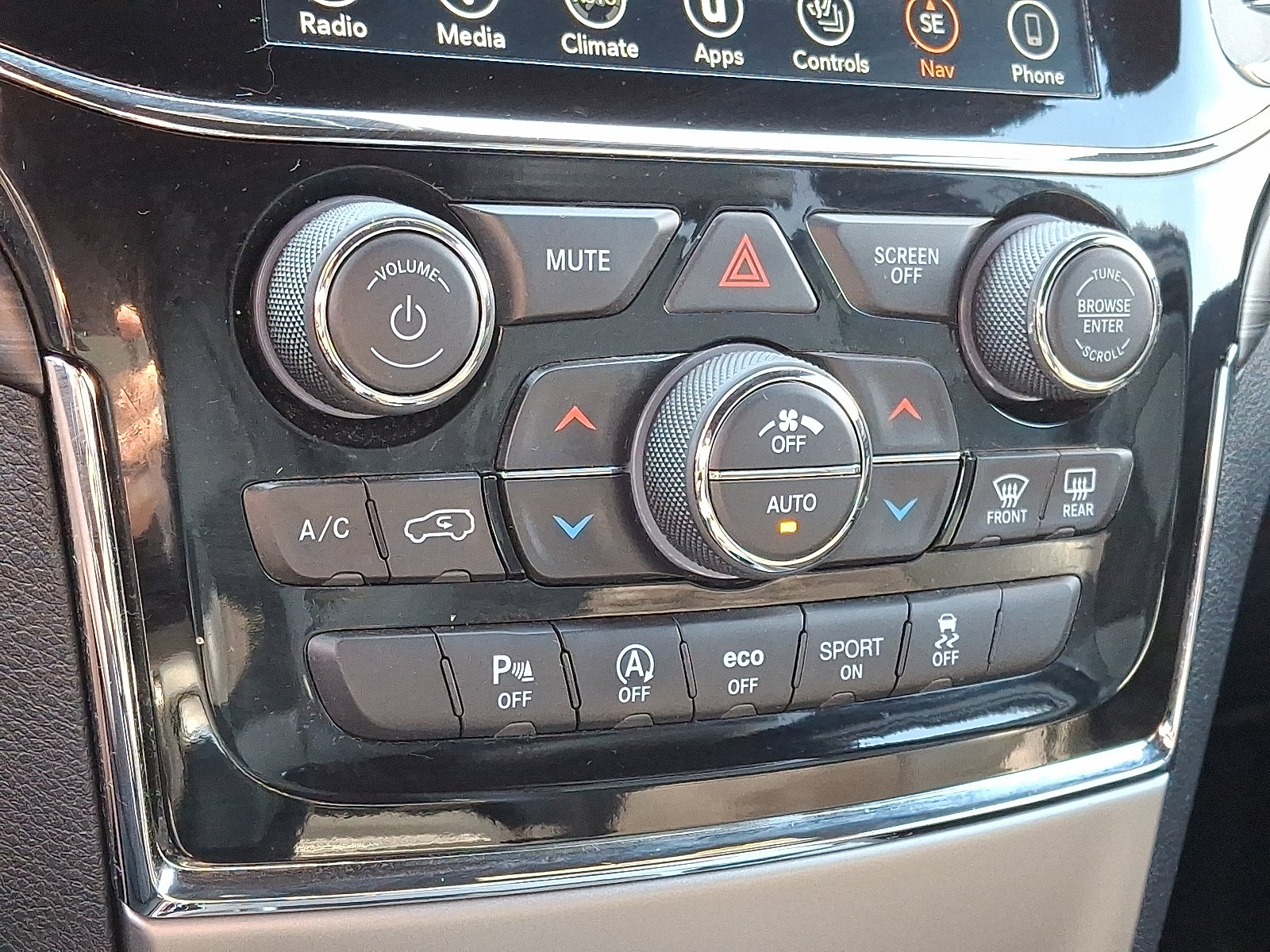 2019 Jeep Grand Cherokee Altitude 4x4 4WD