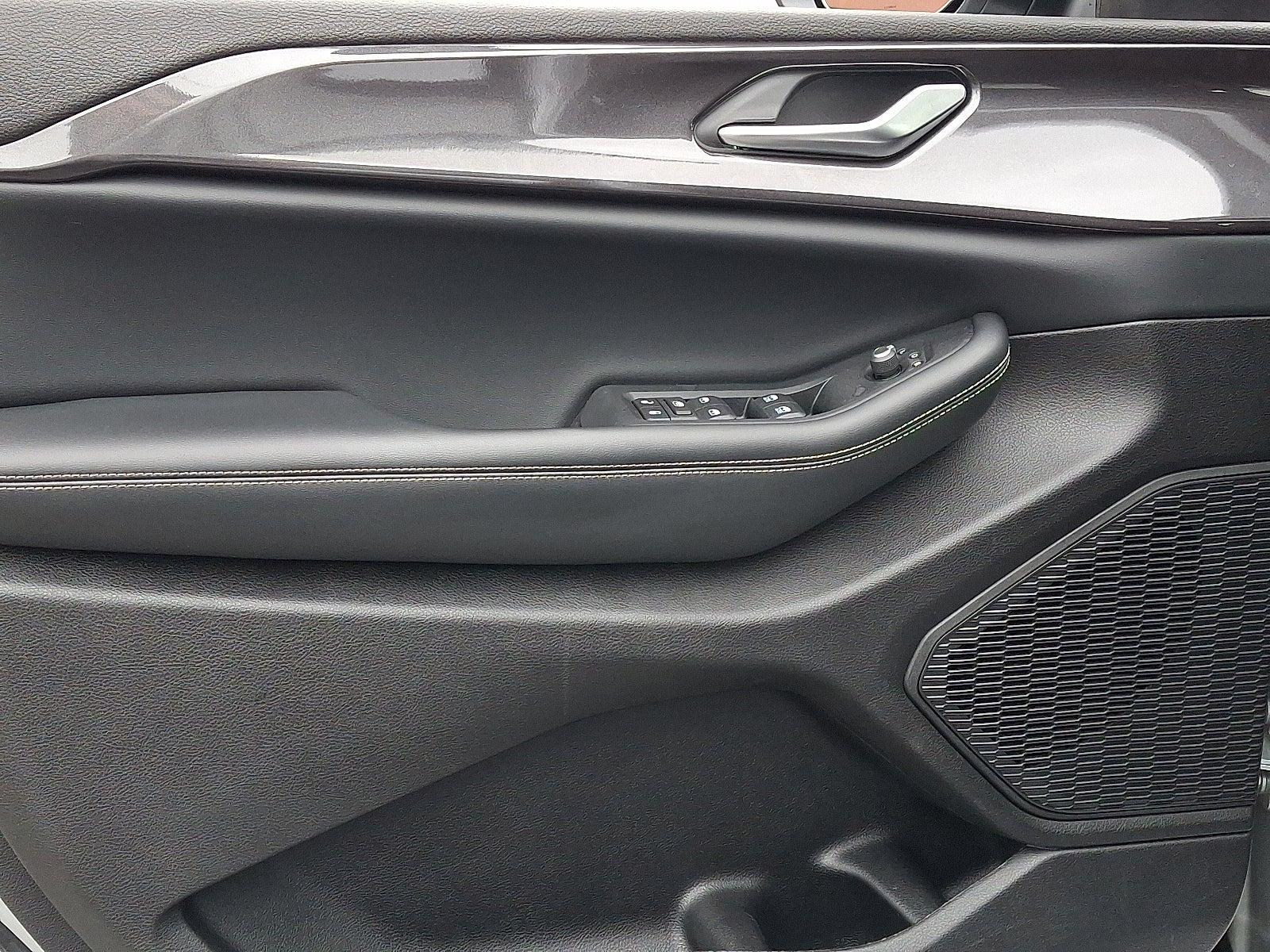 2023 Jeep Grand Cherokee Laredo 4x4 4WD