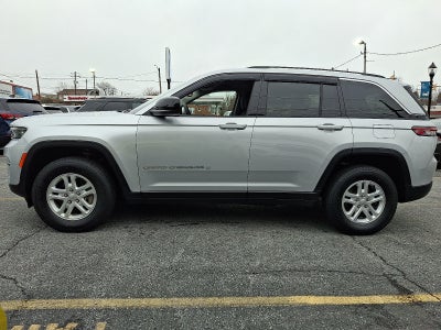 2023 Jeep Grand Cherokee Laredo 4x4 4WD
