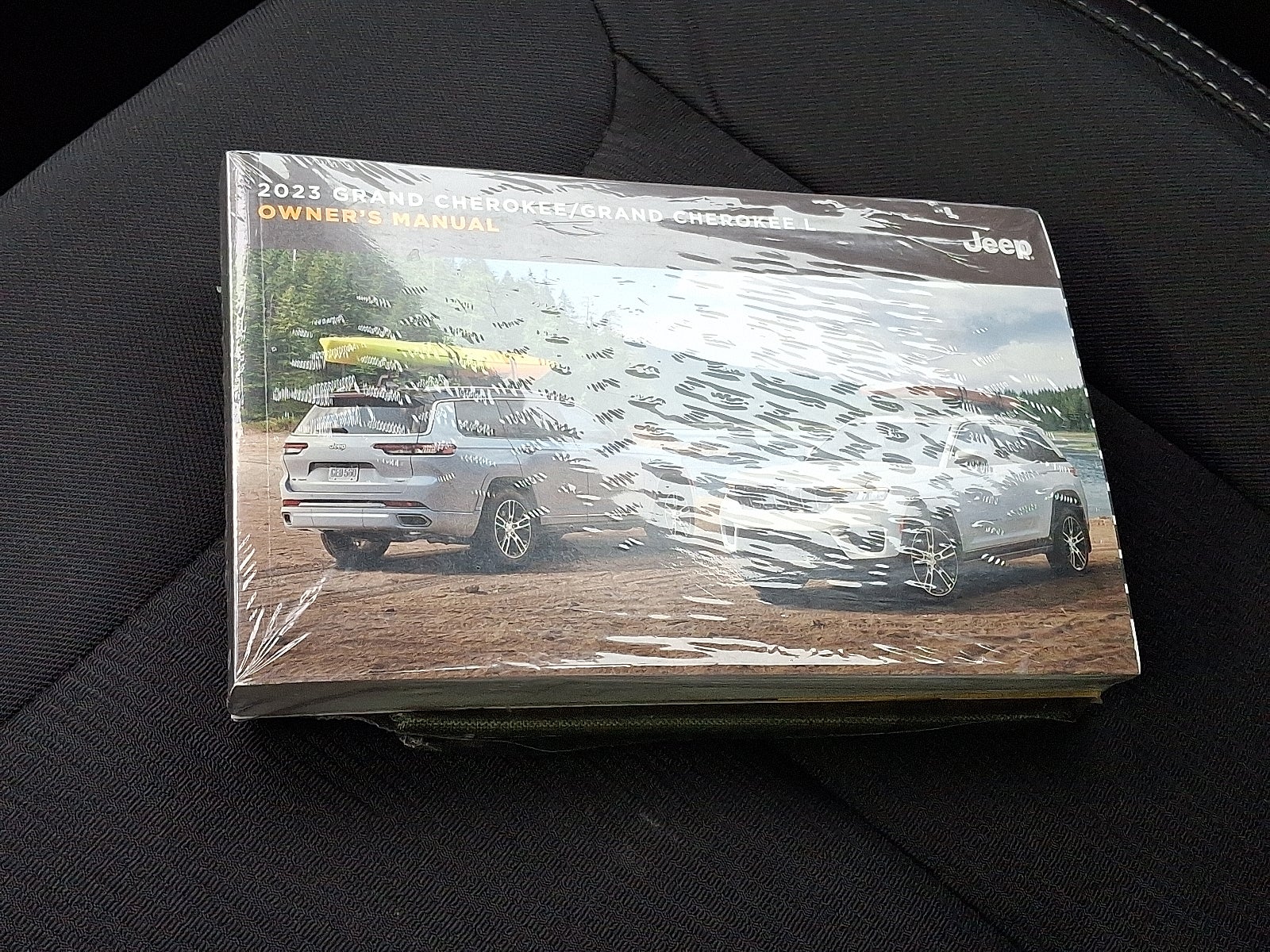 2023 Jeep Grand Cherokee Laredo 4x4 4WD