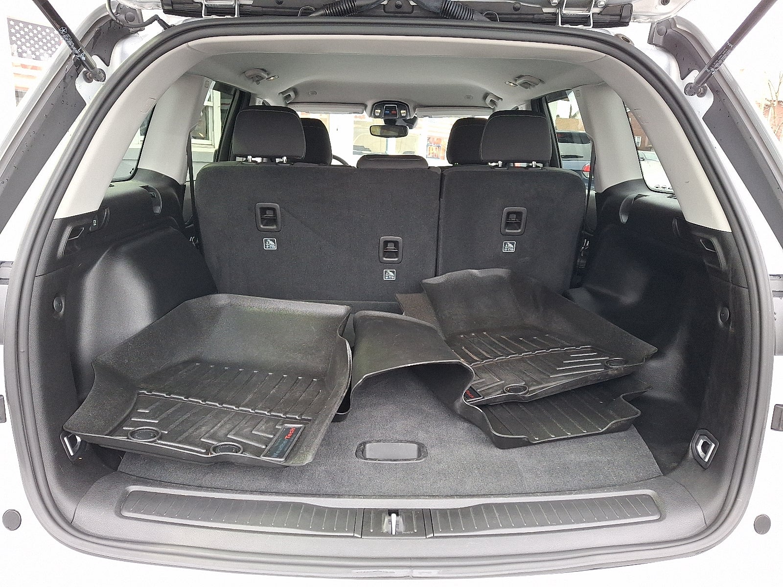 2023 Jeep Grand Cherokee Laredo 4x4 4WD