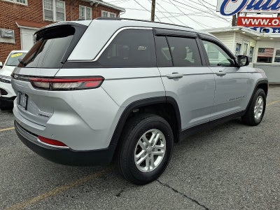 2023 Jeep Grand Cherokee Laredo 4x4 4WD