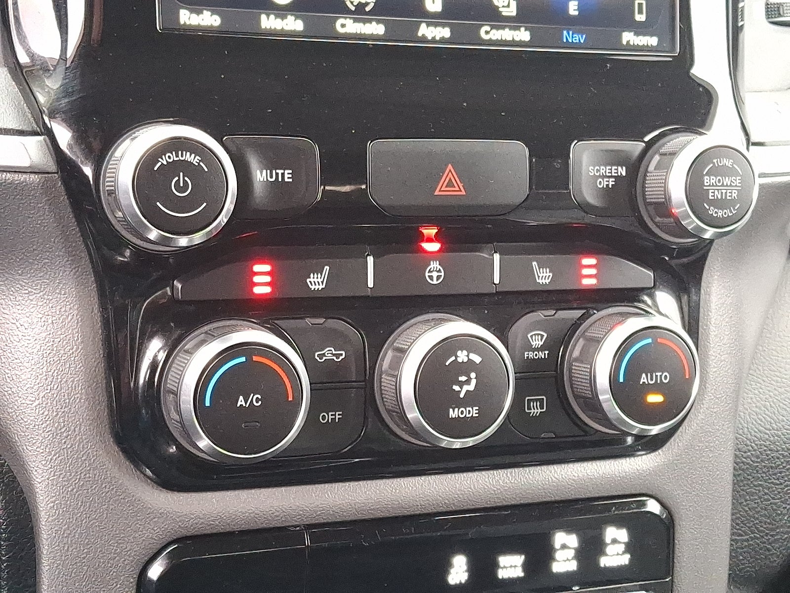 2019 RAM 1500 Big Horn/Lone Star Crew Cab 4x4 5'7" Box 4WD