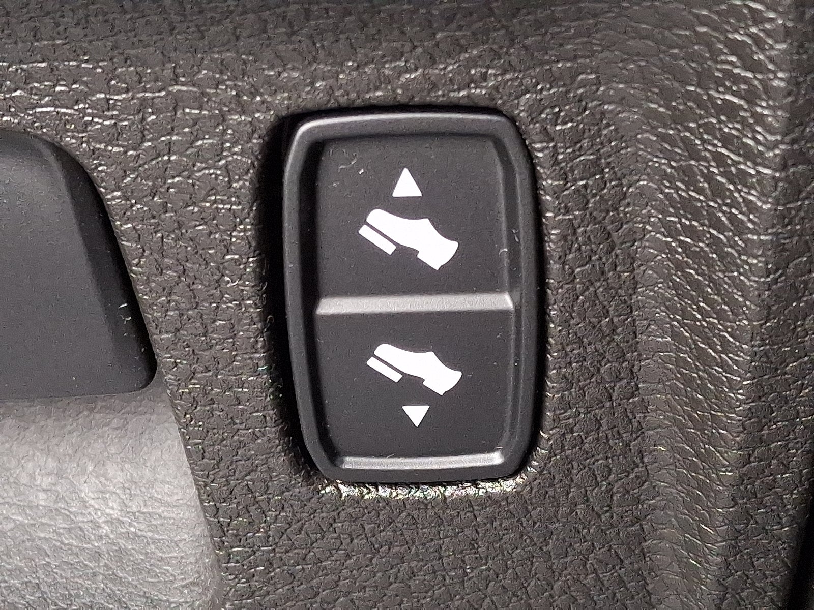 2019 RAM 1500 Big Horn/Lone Star Crew Cab 4x4 5'7" Box 4WD