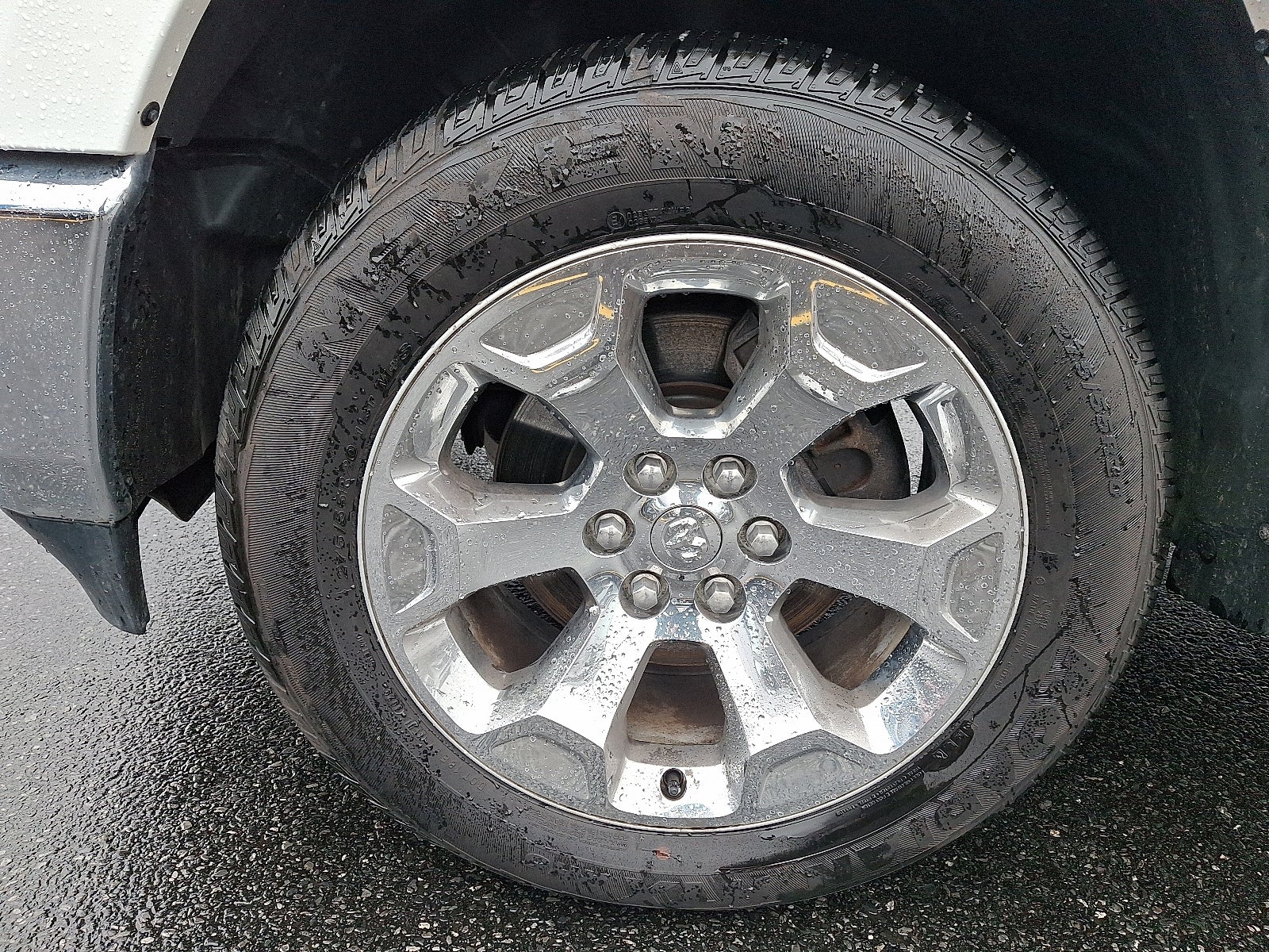 2019 RAM 1500 Big Horn/Lone Star Crew Cab 4x4 5'7" Box 4WD