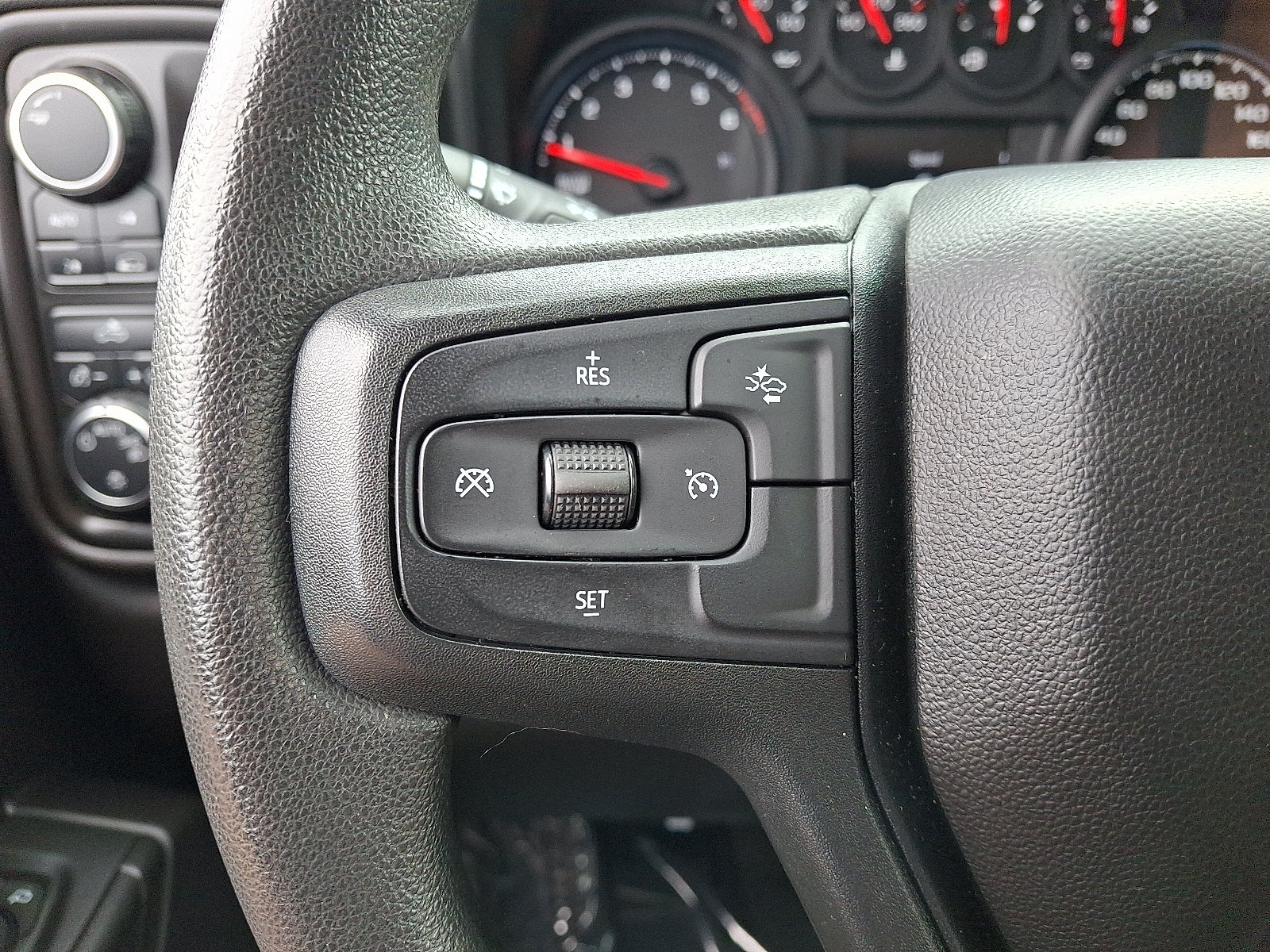 2024 Chevrolet Silverado 1500 Custom 4WD