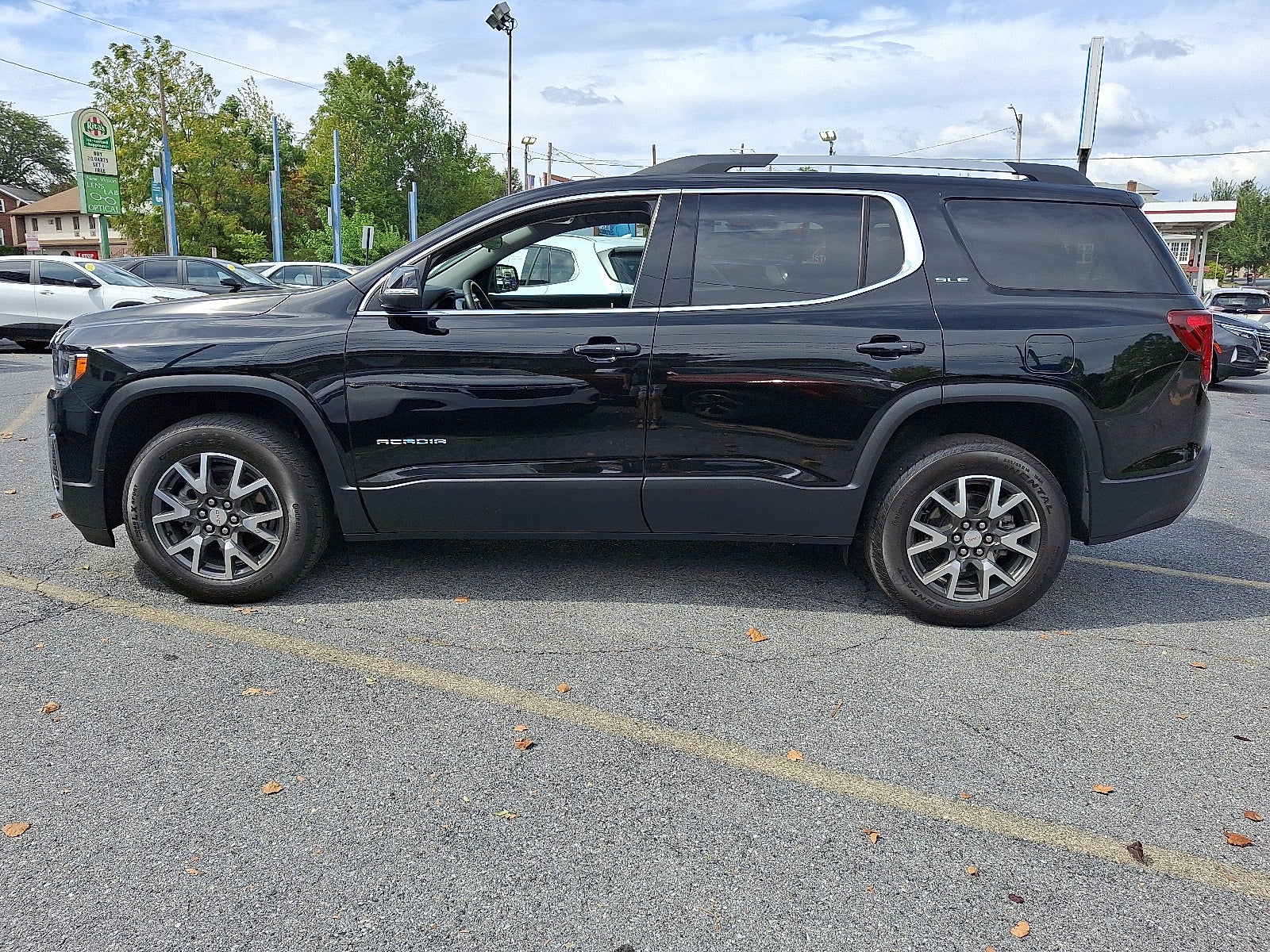 2023 GMC Acadia SLE