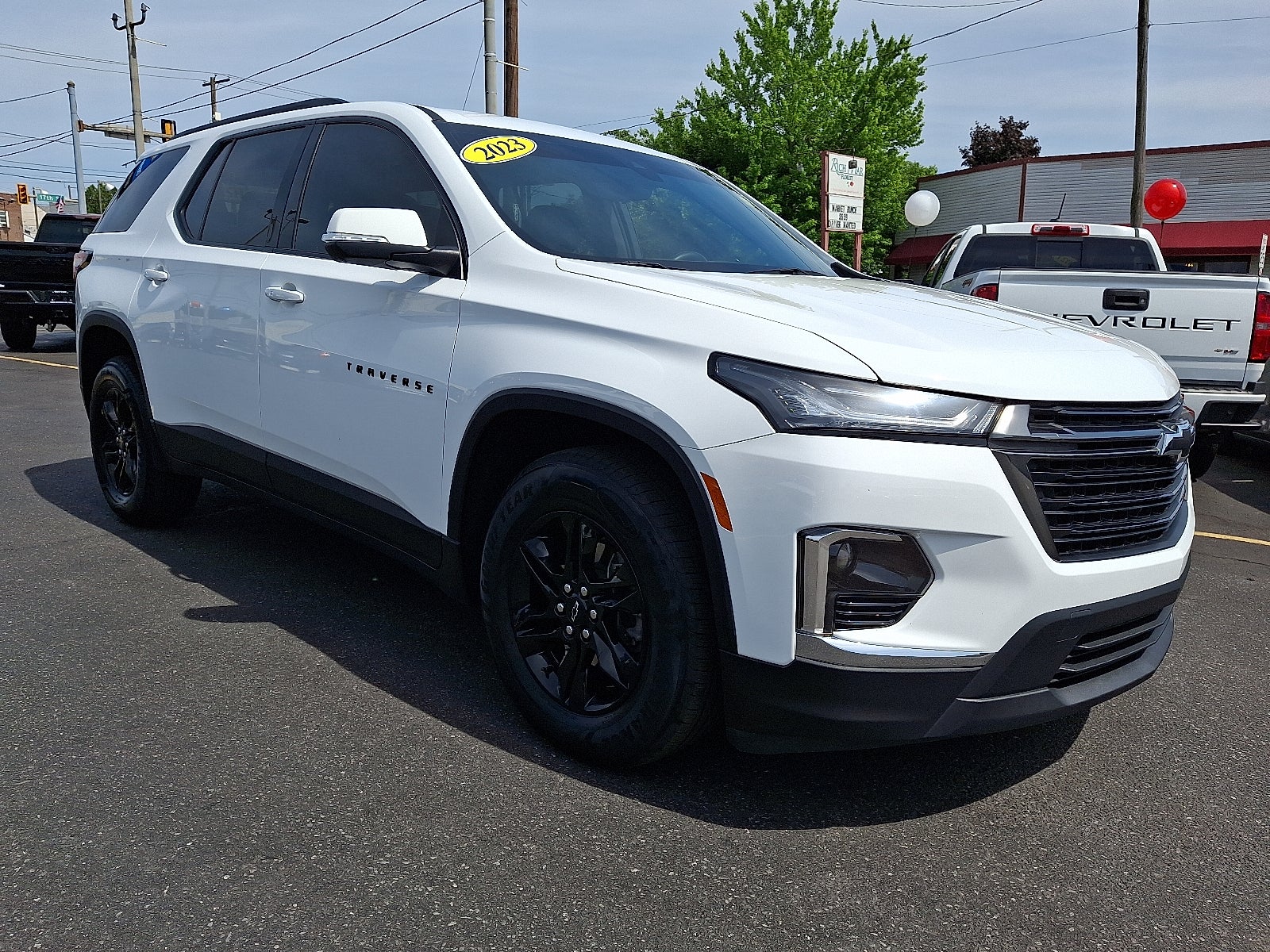 2023 Chevrolet Traverse LT Cloth AWD