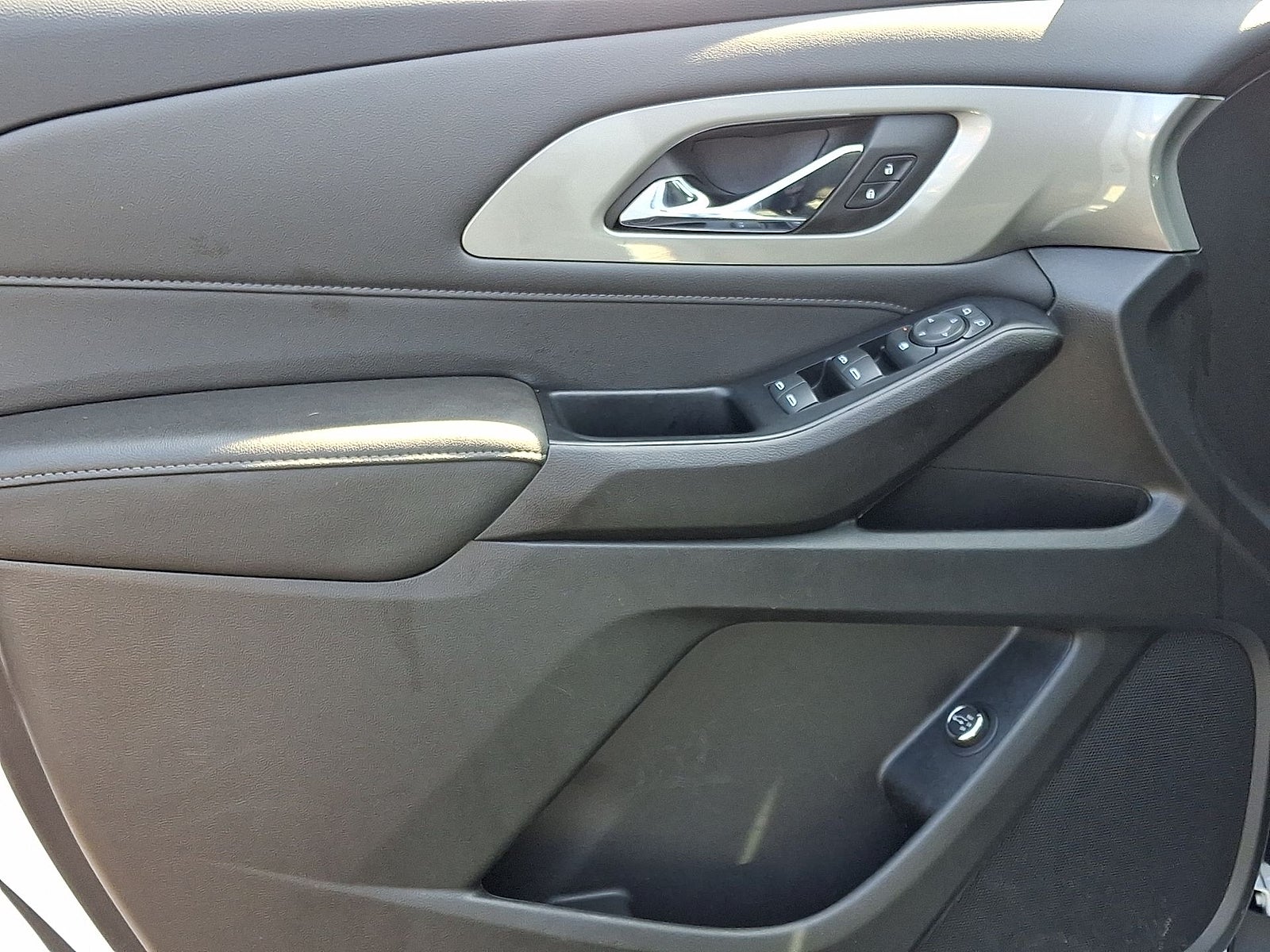 2023 Chevrolet Traverse LT Cloth AWD
