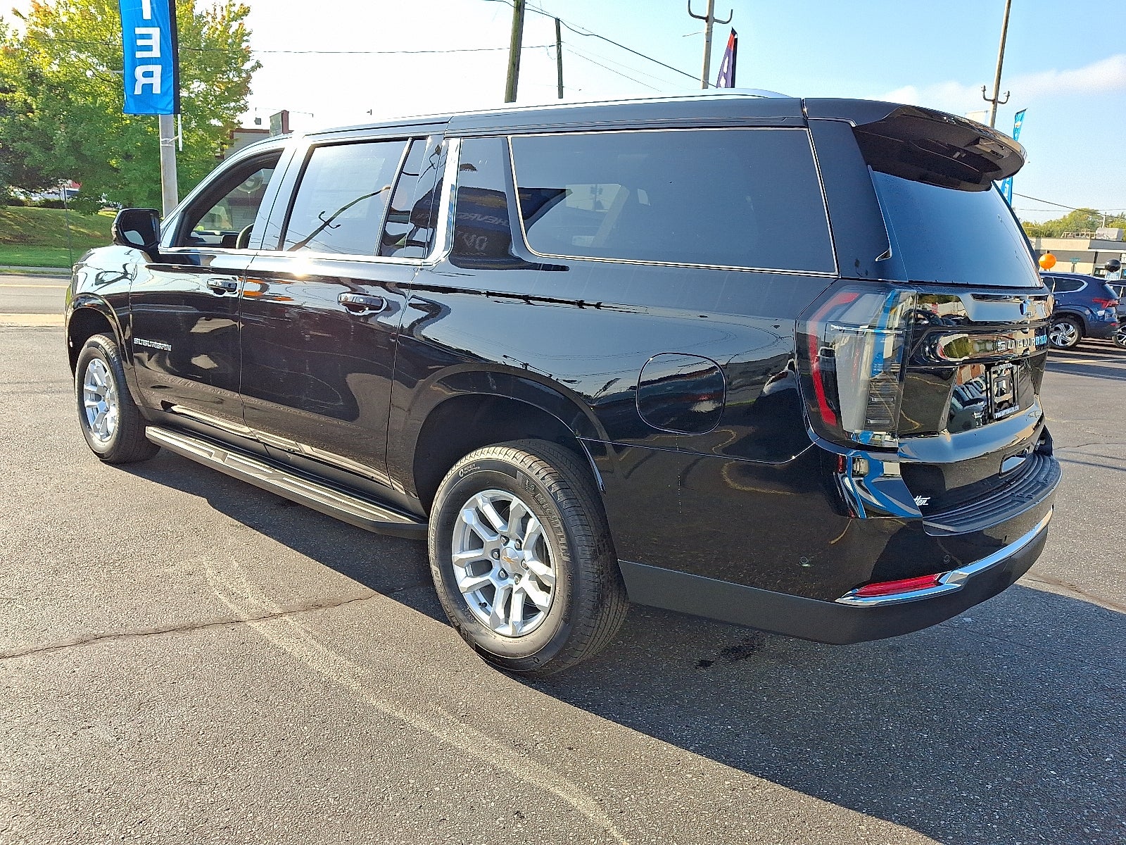 2027 Chevrolet Suburban LT 4WD