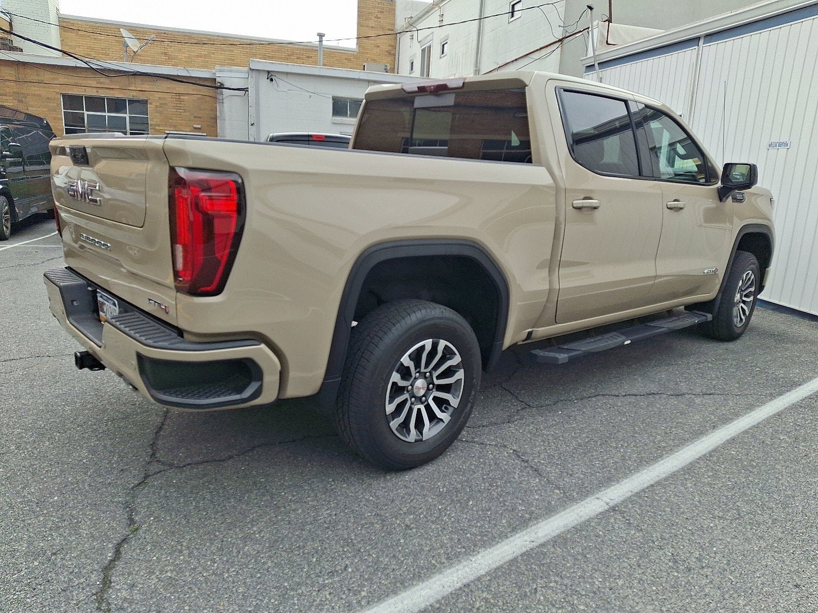 2023 GMC Sierra 1500 AT4 4WD