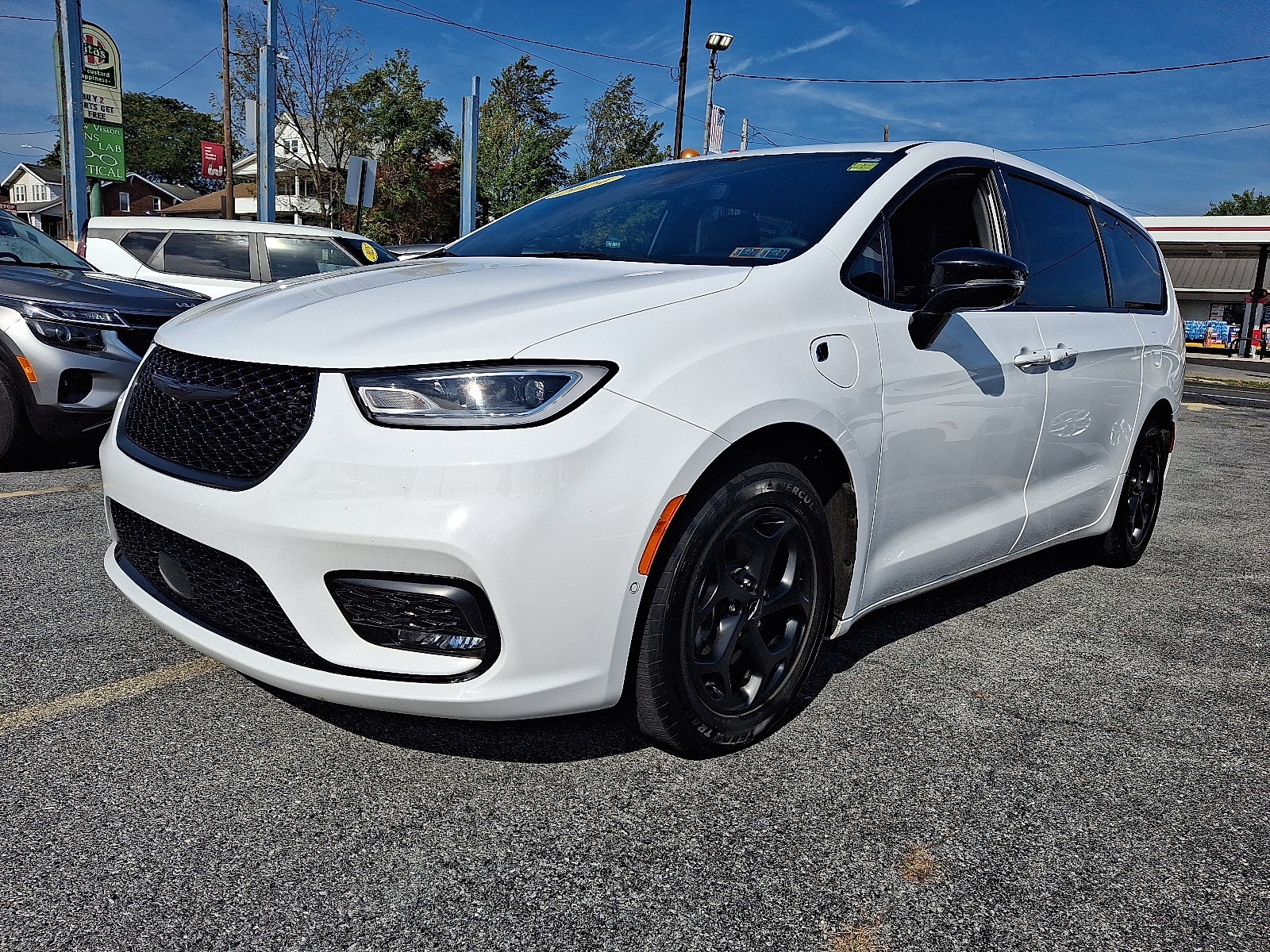 2024 Chrysler Pacifica PHEV Select