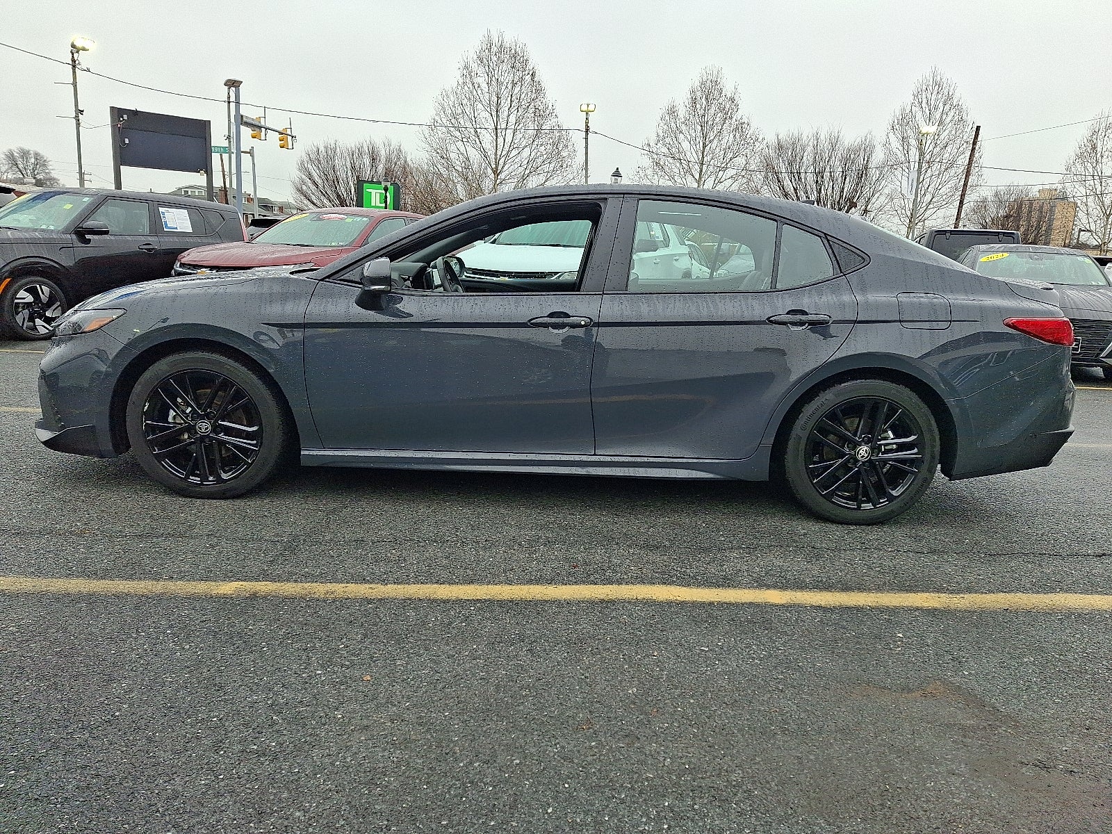 2025 Toyota Camry LE FWD