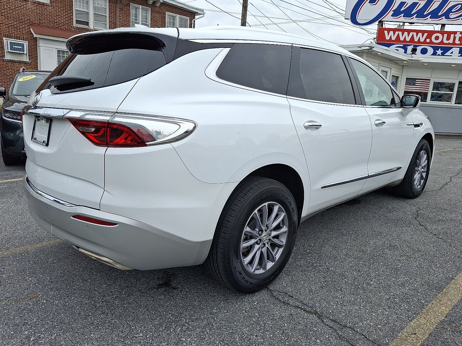 2023 Buick Enclave Essence AWD