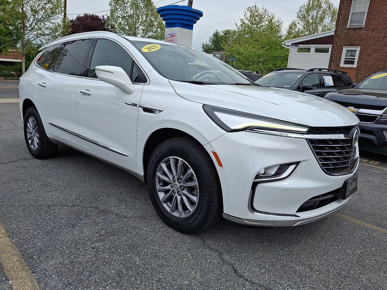 2023 Buick Enclave Essence AWD
