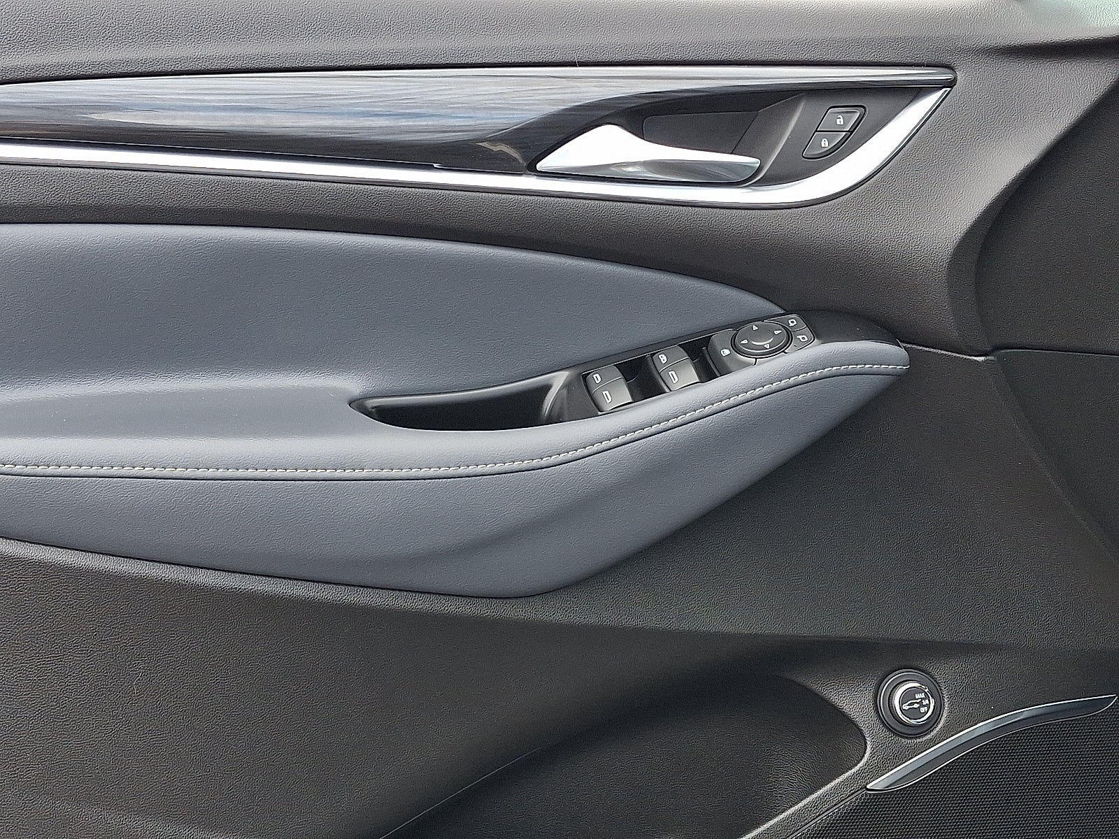 2023 Buick Enclave Essence AWD