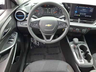 2025 Chevrolet Trax LS FWD