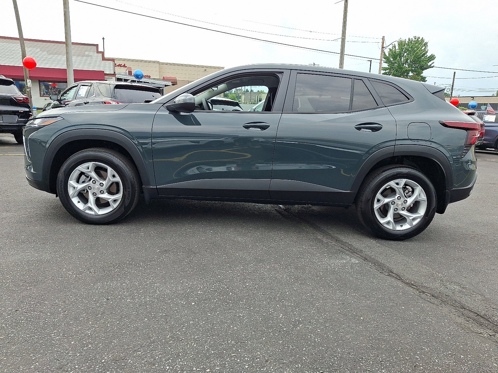 2025 Chevrolet Trax LS FWD