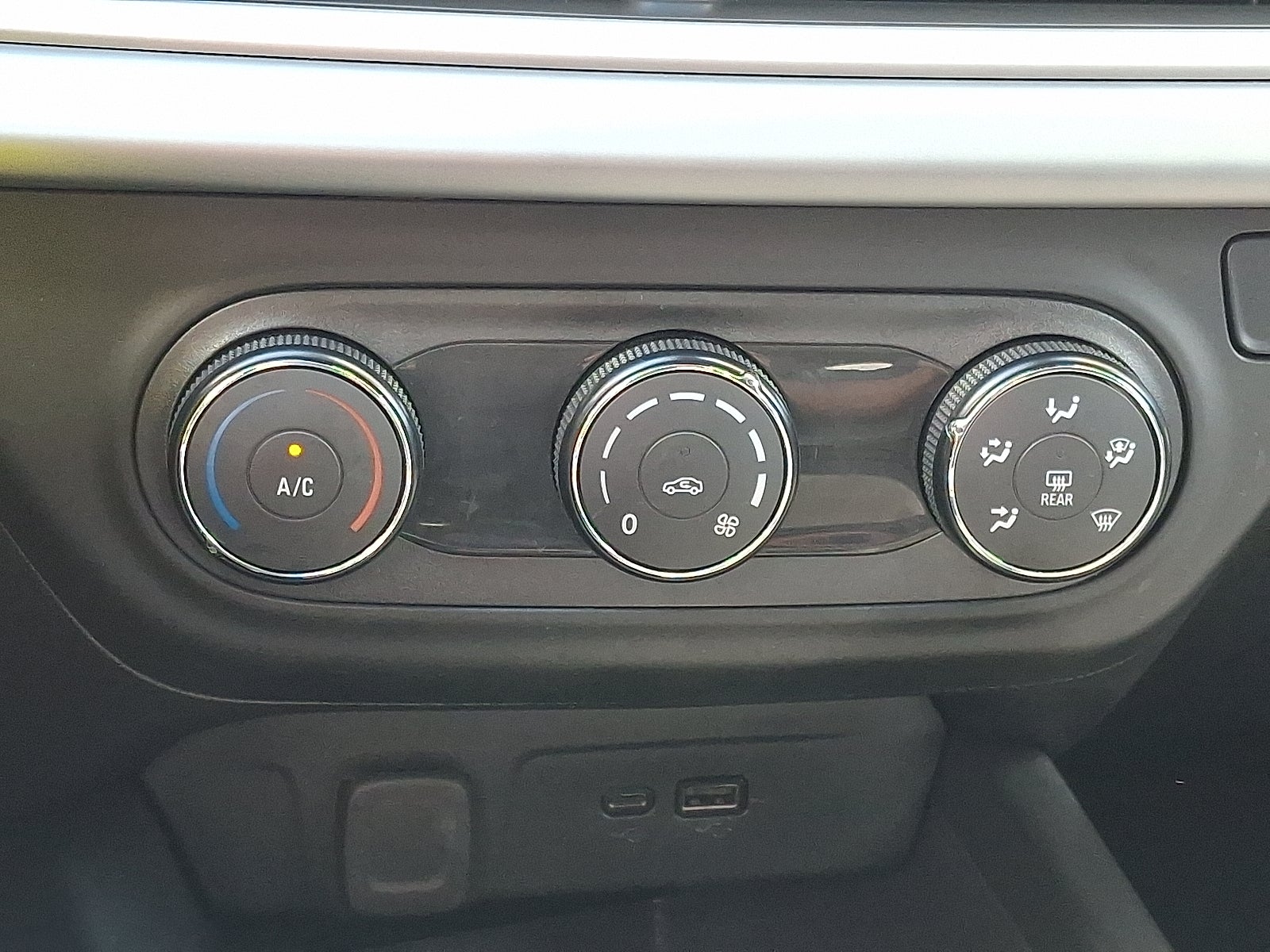 2025 Chevrolet Trax LS FWD