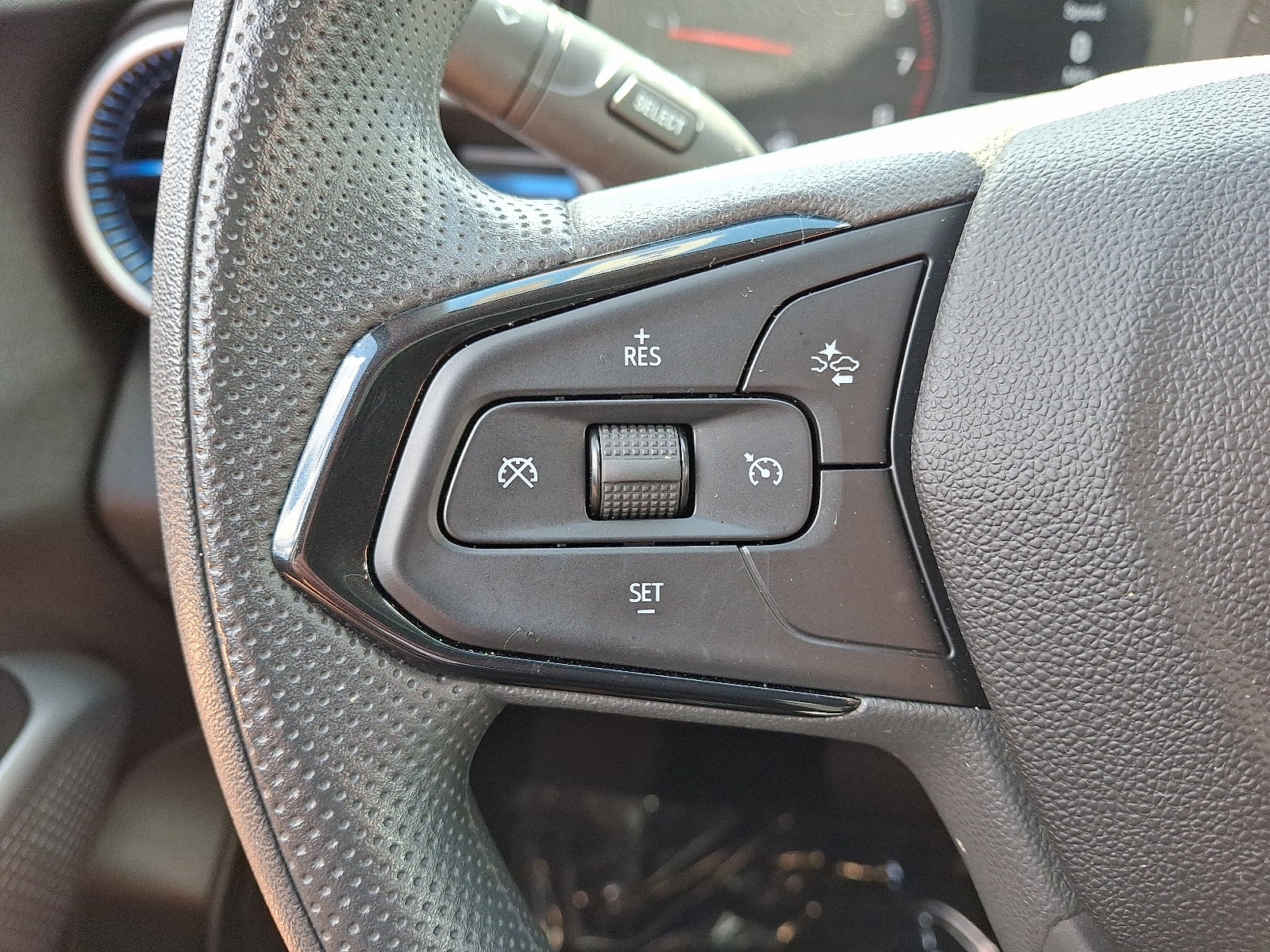 2025 Chevrolet Trax LS FWD