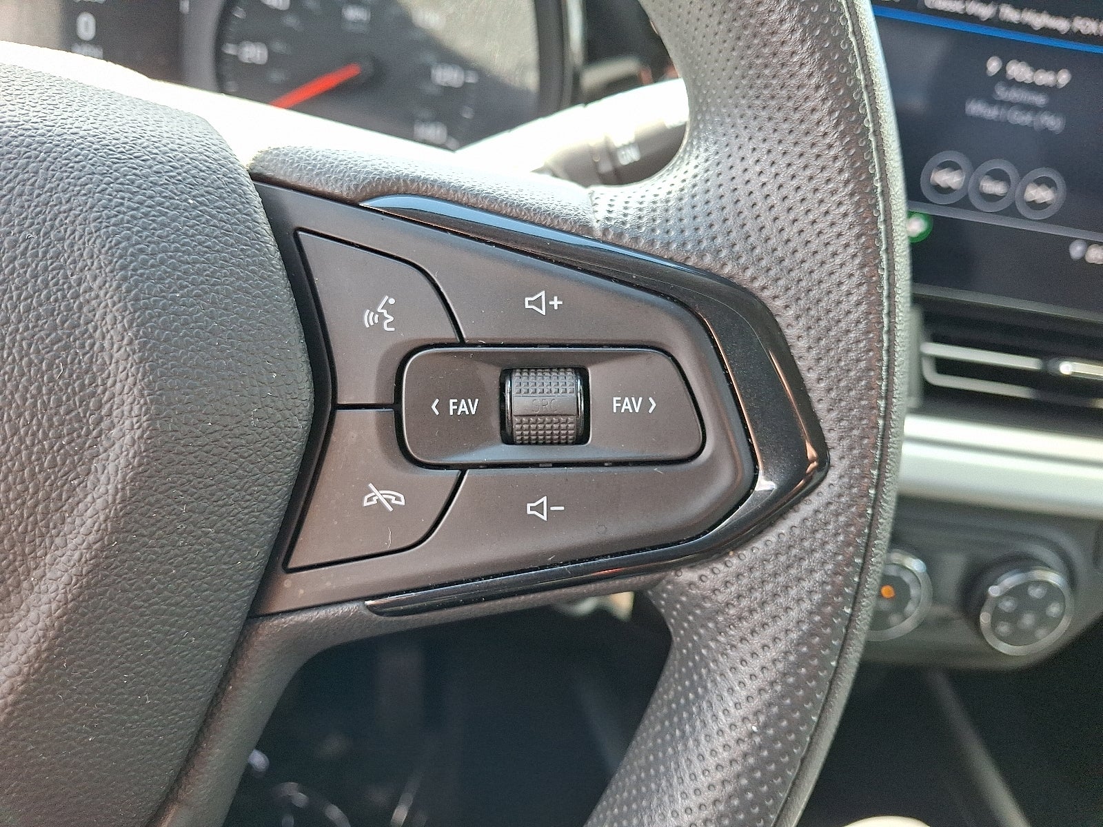 2025 Chevrolet Trax LS FWD