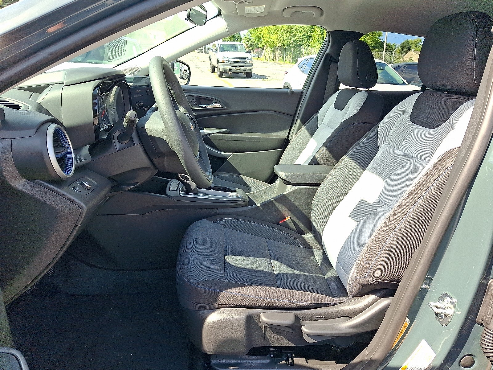 2026 Chevrolet Trax LS FWD
