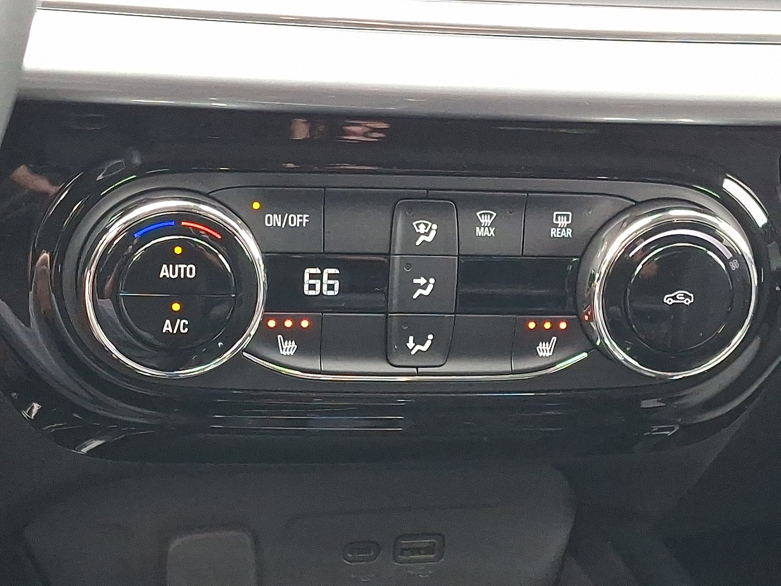 2024 Chevrolet Trax LT FWD