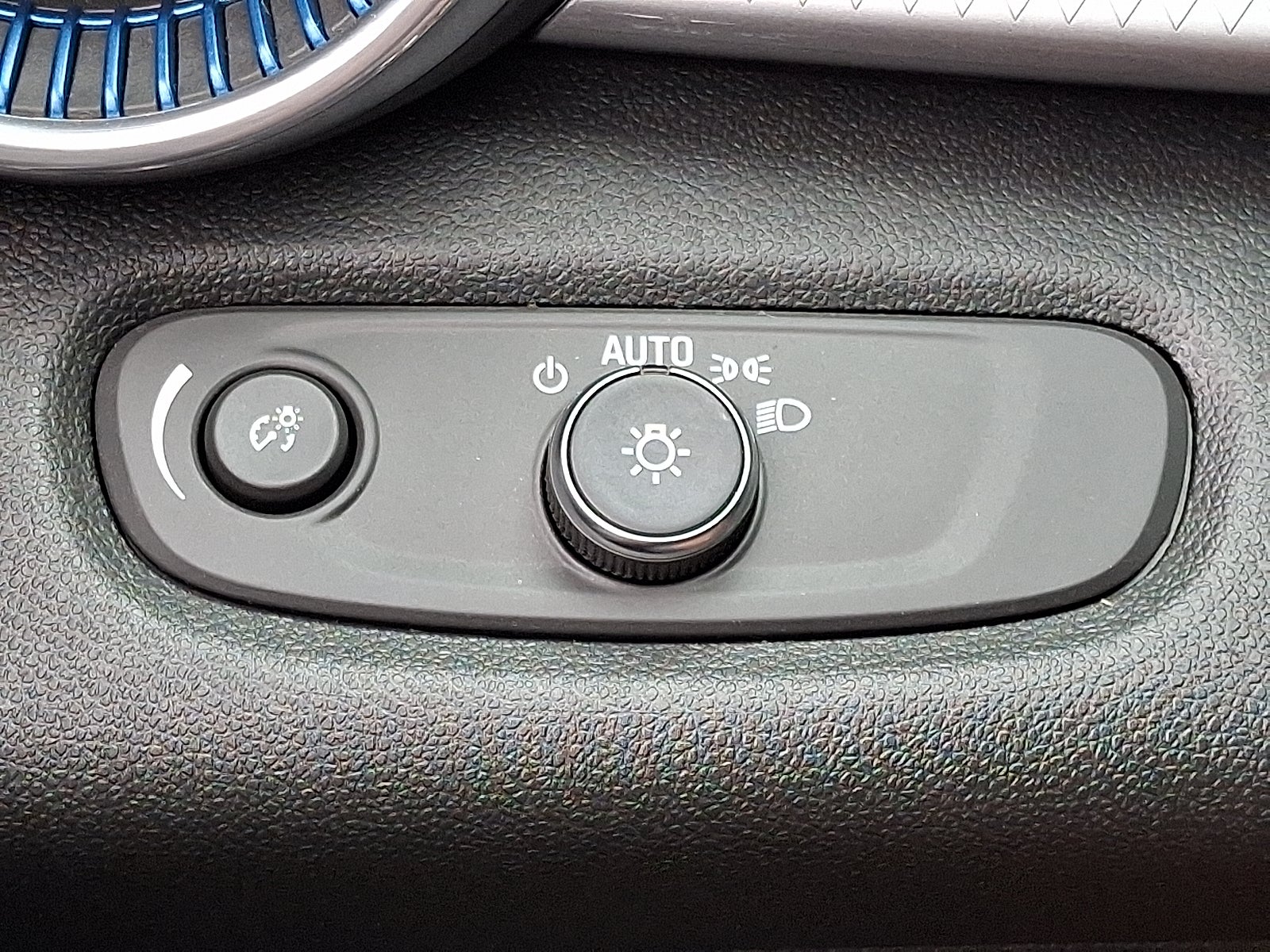 2024 Chevrolet Trax LT FWD