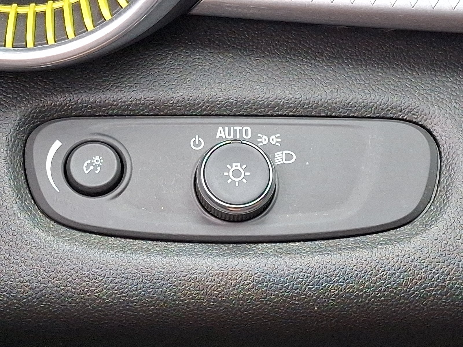 2024 Chevrolet Trax LT FWD