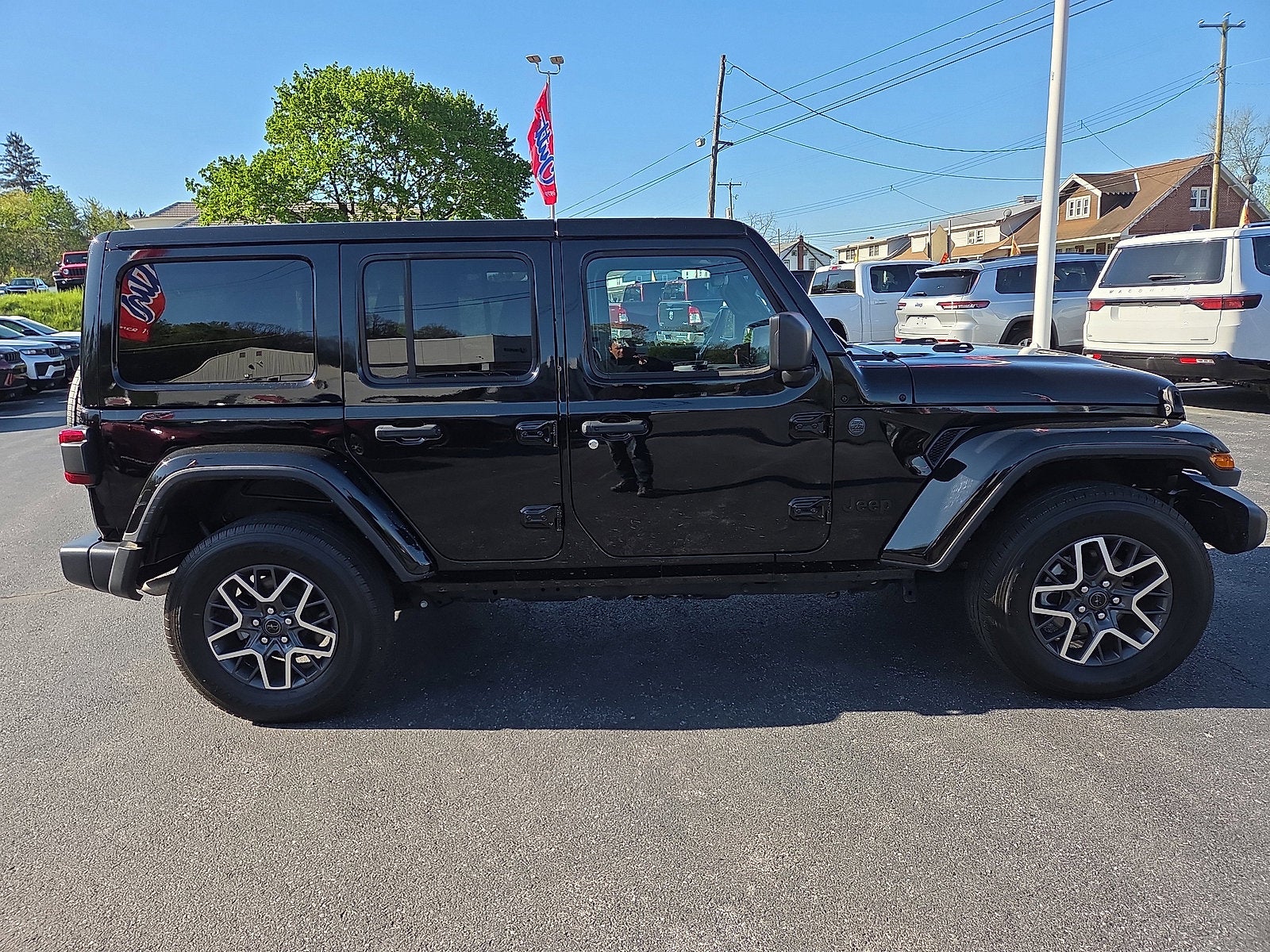 2025 Jeep Wrangler Sahara 4WD