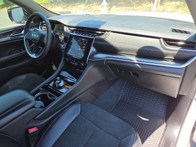 2023 Jeep Grand Cherokee Altitude 4WD