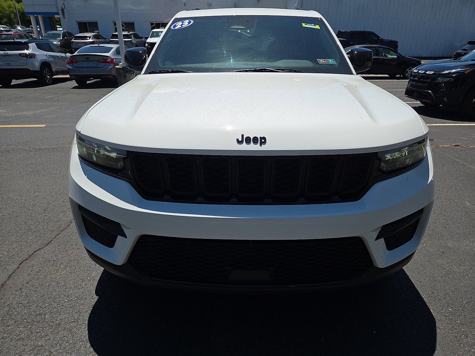 2023 Jeep Grand Cherokee Altitude 4WD