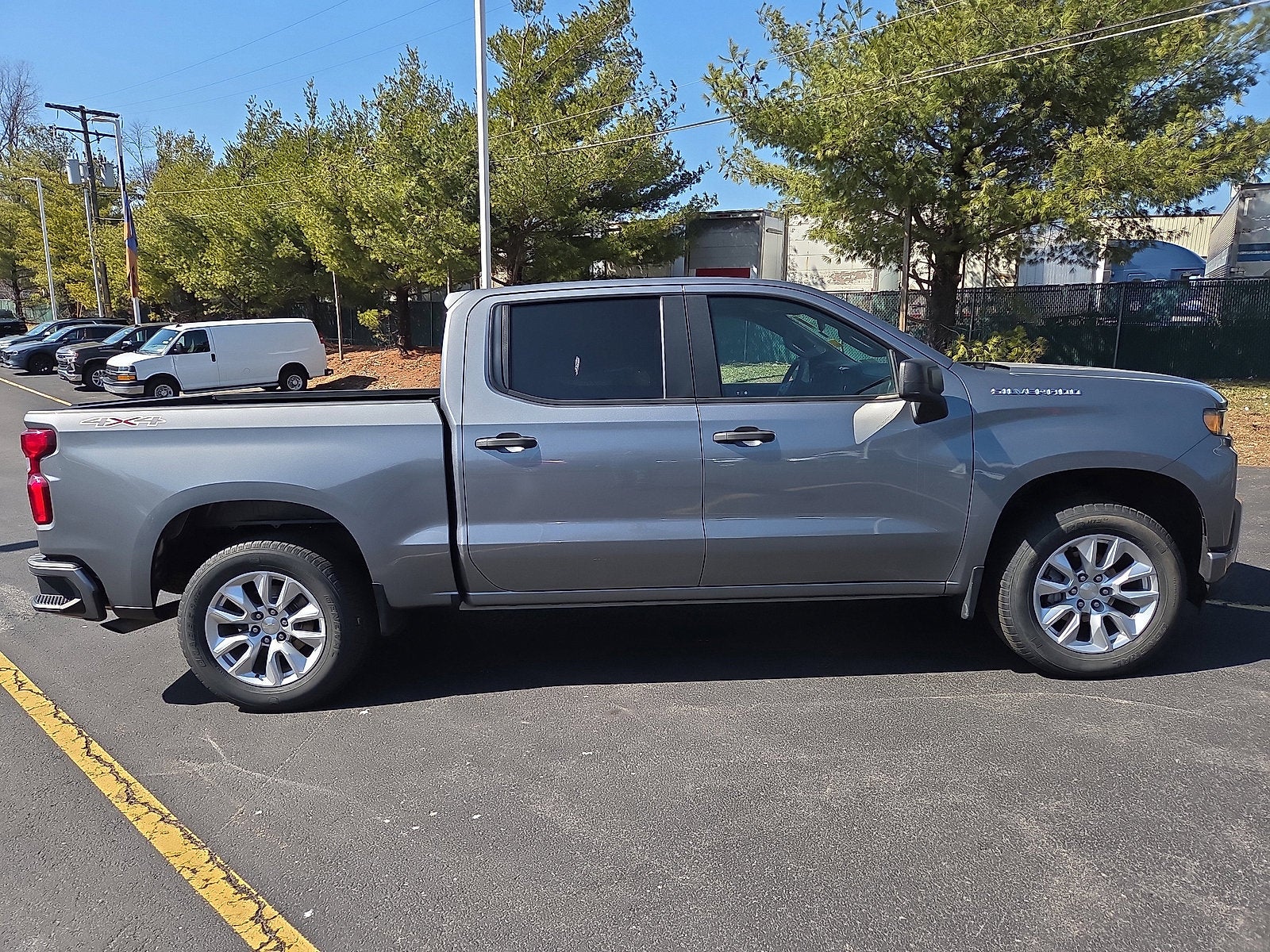 2022 Chevrolet Silverado 1500 LTD Custom 4WD