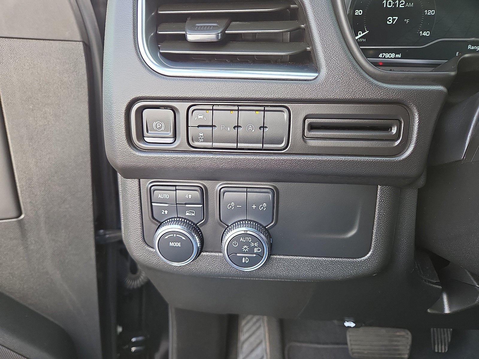 2024 GMC Yukon SLT 4WD