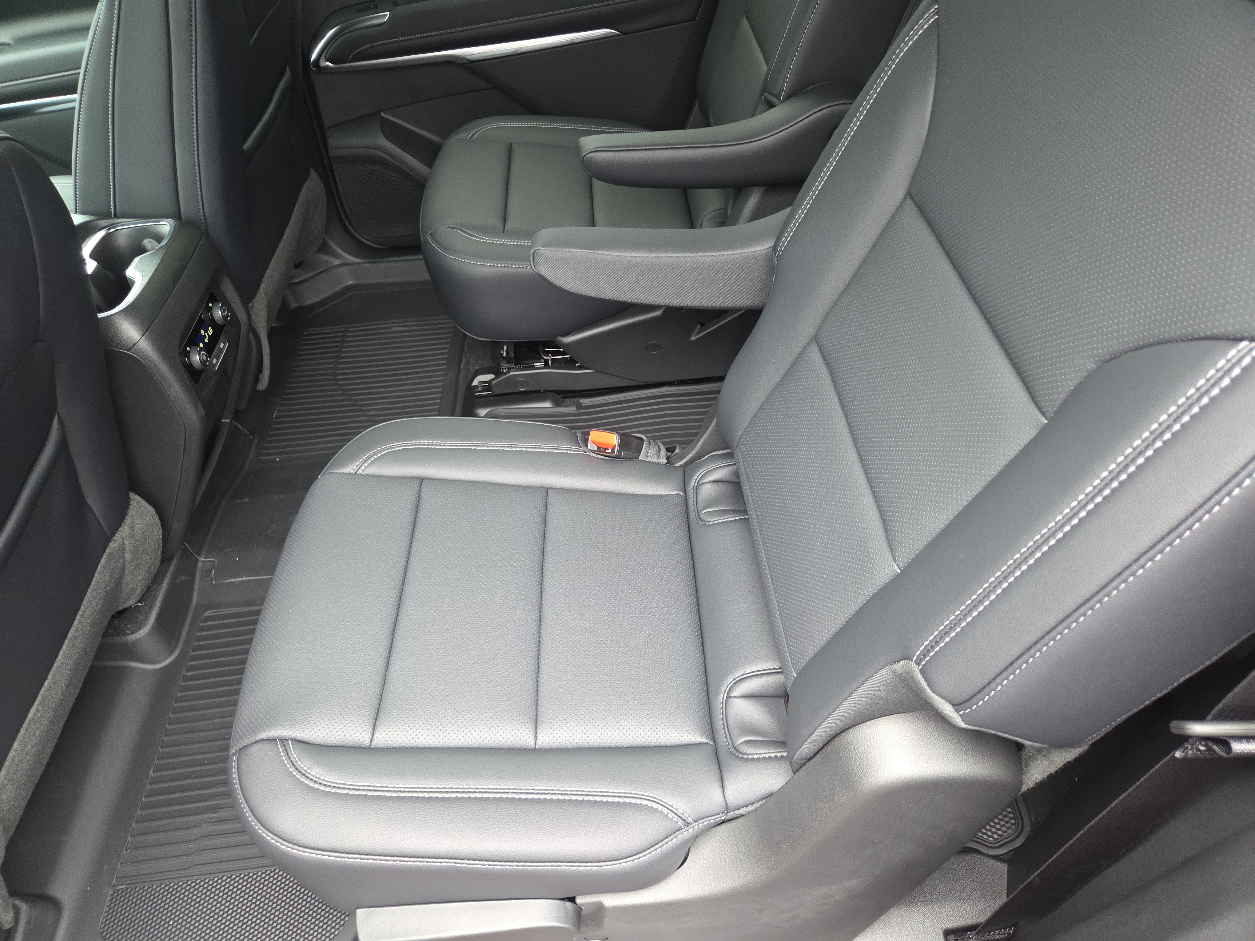 2027 Chevrolet Traverse LT AWD