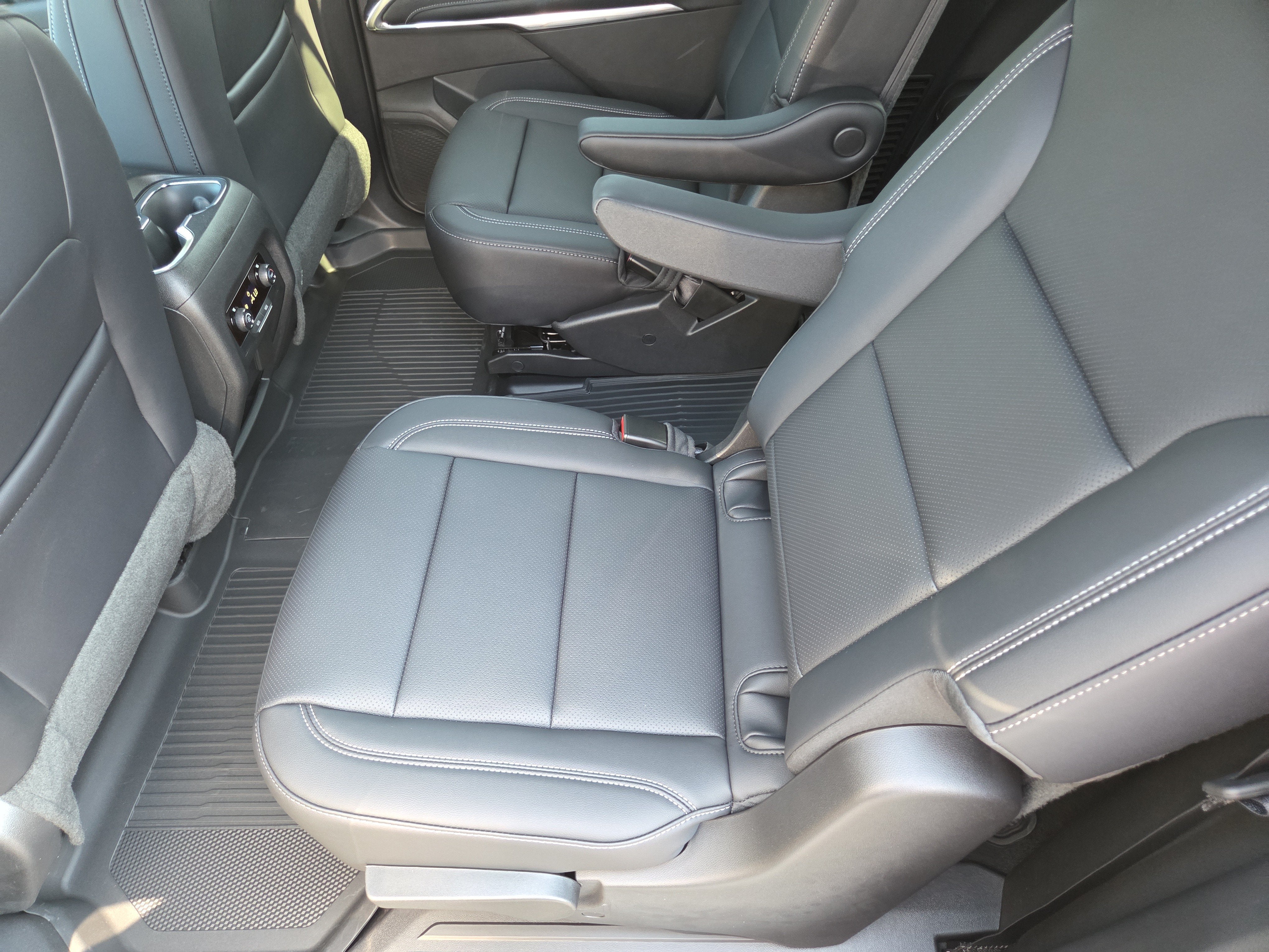 2027 Chevrolet Traverse LT AWD