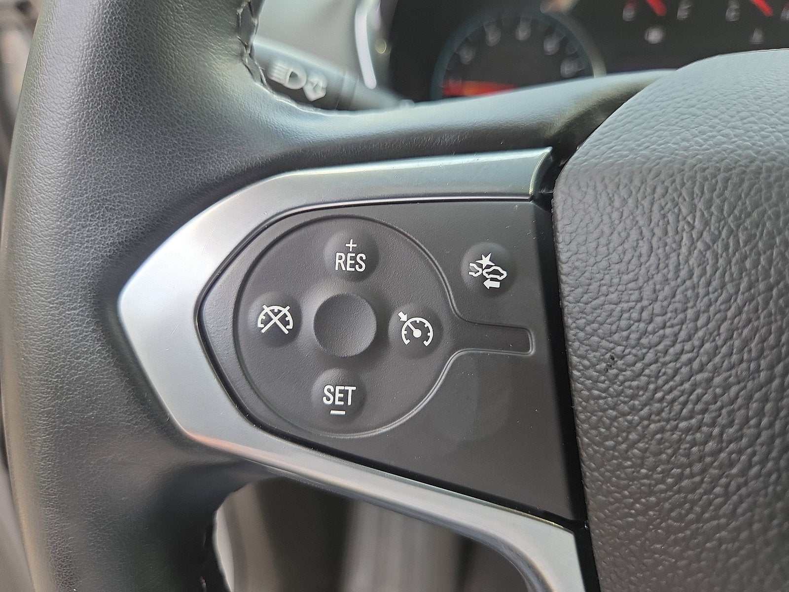 2023 Chevrolet Traverse LT Cloth AWD