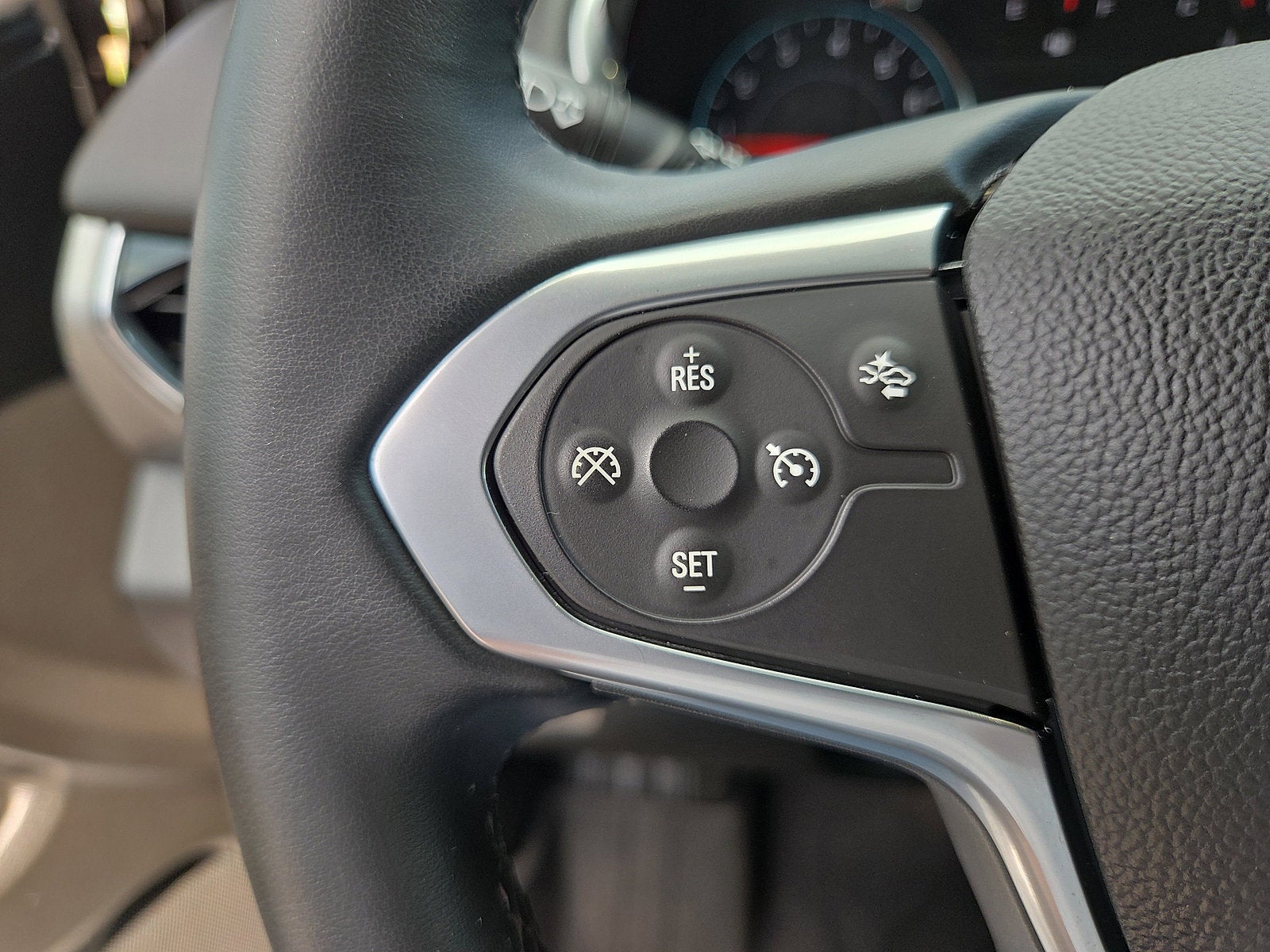 2023 Chevrolet Traverse LT Cloth AWD