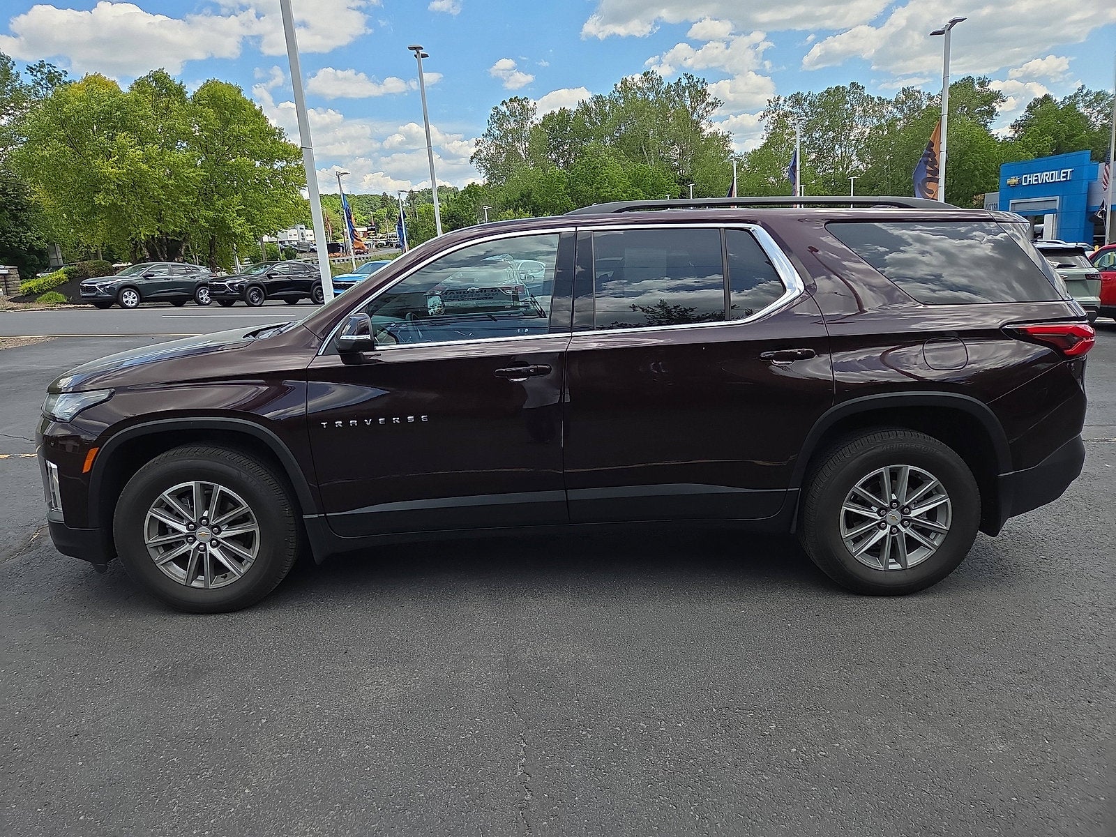 2023 Chevrolet Traverse LT Cloth AWD