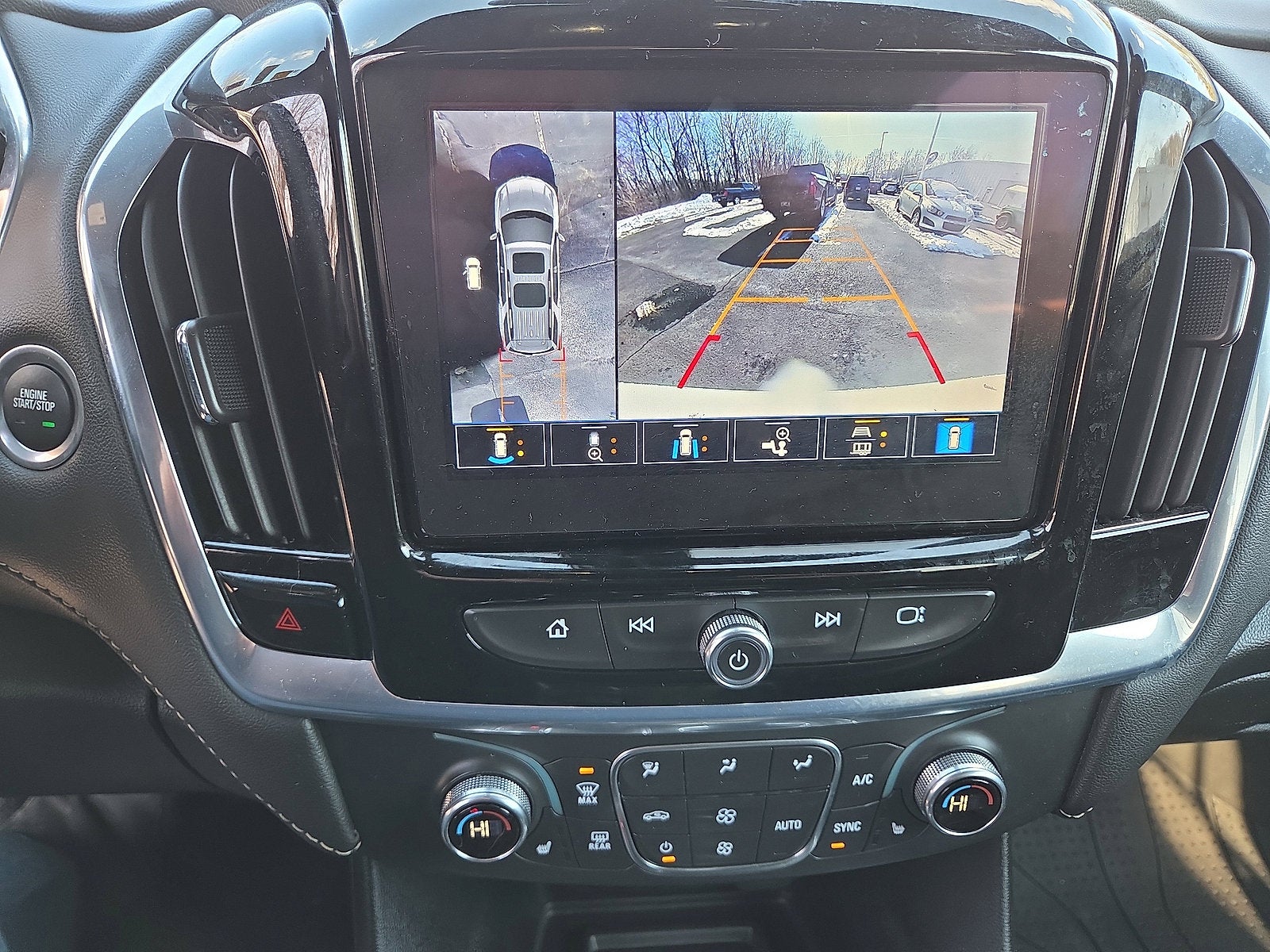 2023 Chevrolet Traverse LT Leather 