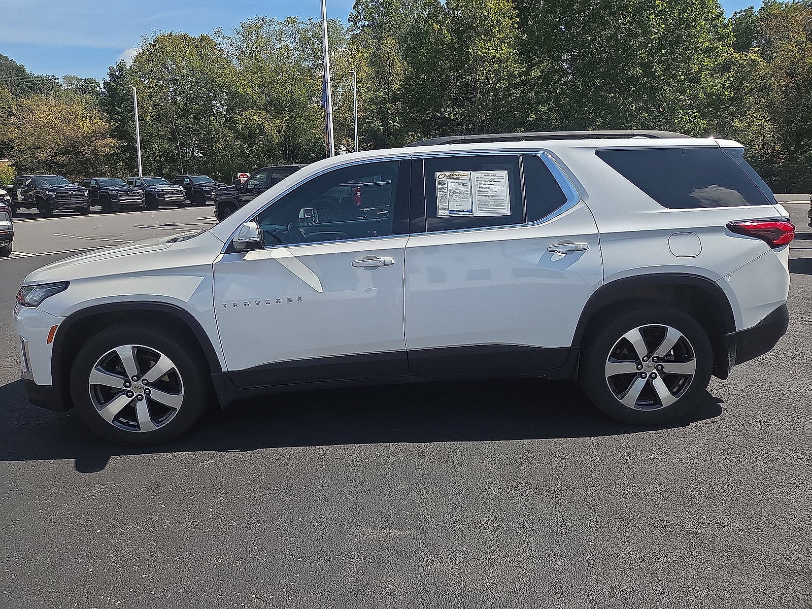 2023 Chevrolet Traverse LT Leather AWD