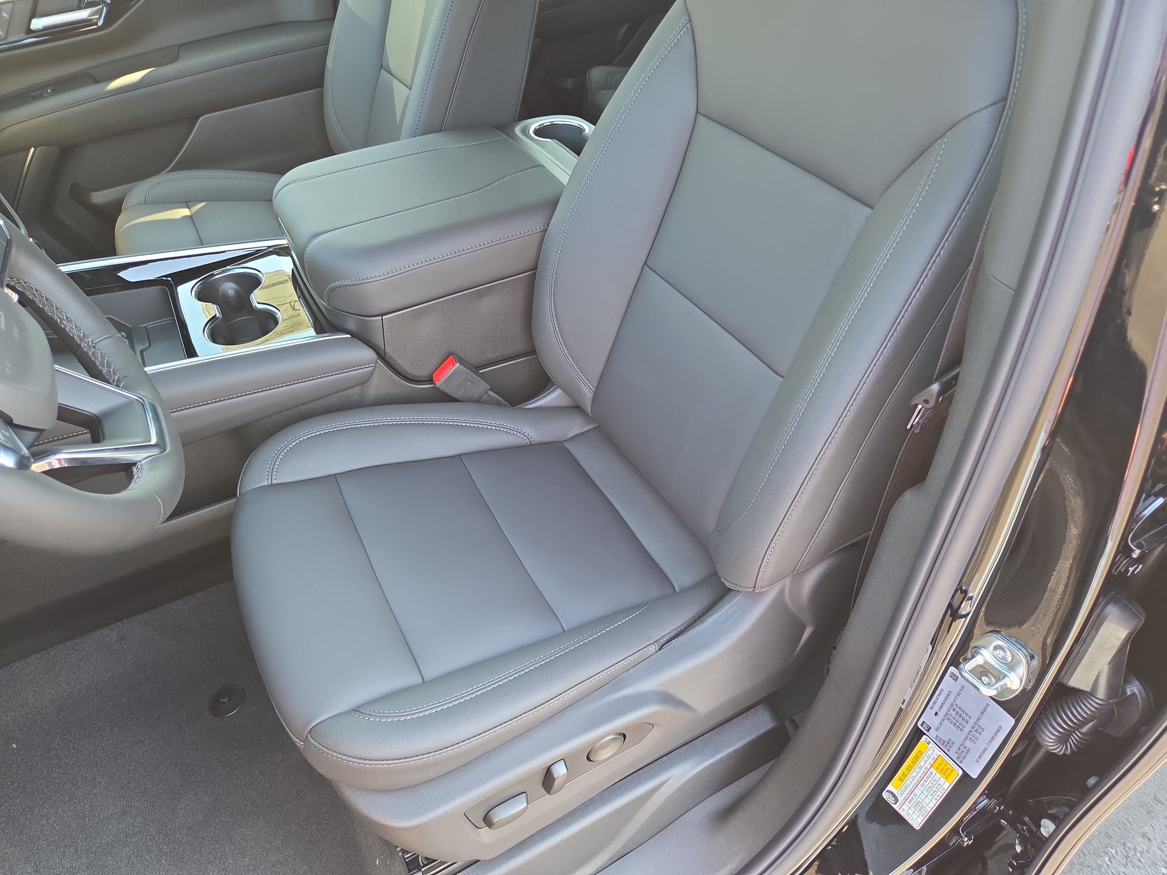 2027 Chevrolet Tahoe Z71 - Photo 31