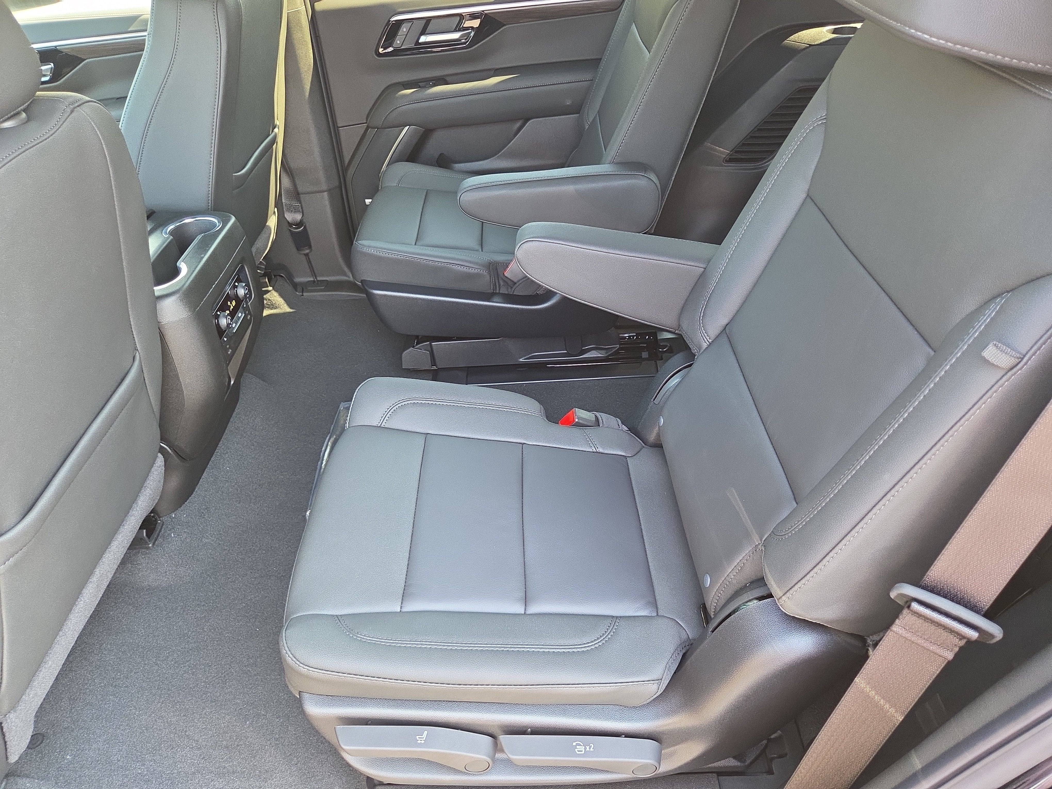 2027 Chevrolet Tahoe Z71 - Photo 35