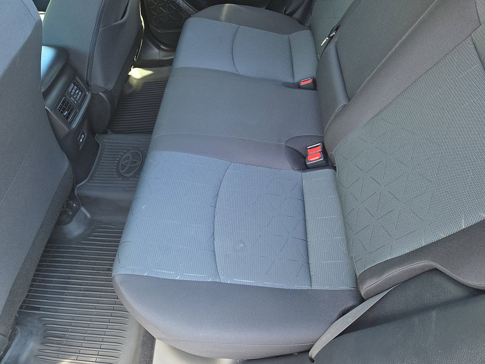 2025 Toyota RAV4 XLE AWD