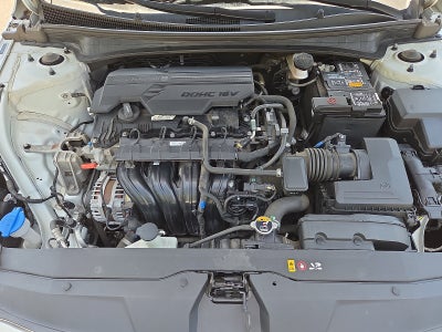 2022 Hyundai Elantra SEL FWD