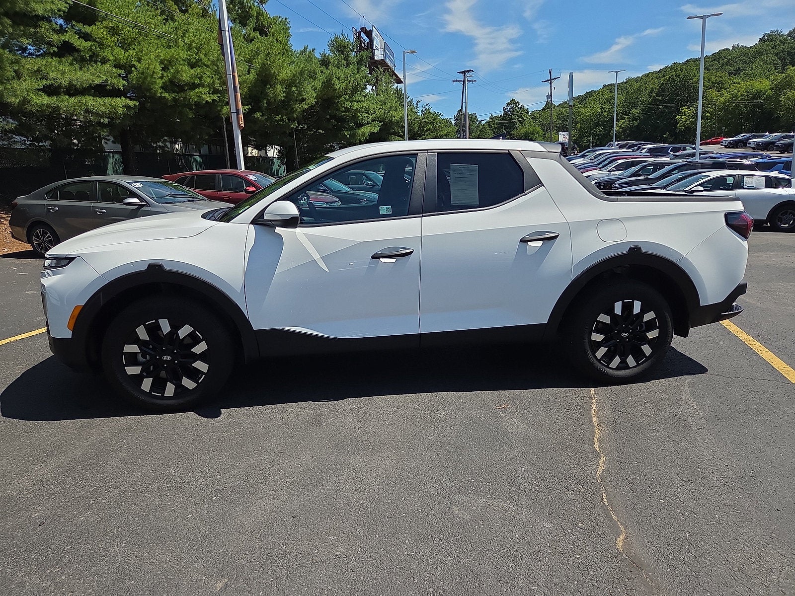 2025 Hyundai Santa Cruz SE - Photo 6