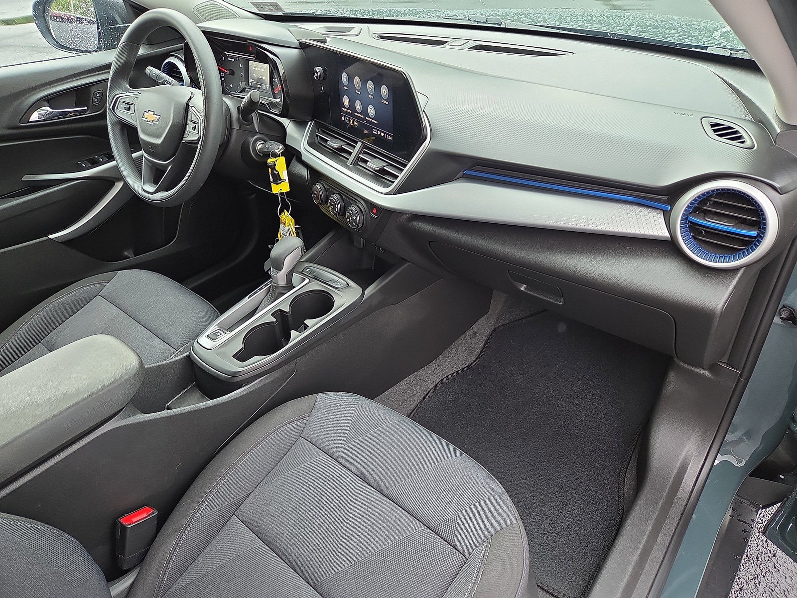2025 Chevrolet Trax LS FWD