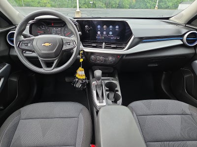 2025 Chevrolet Trax LS FWD