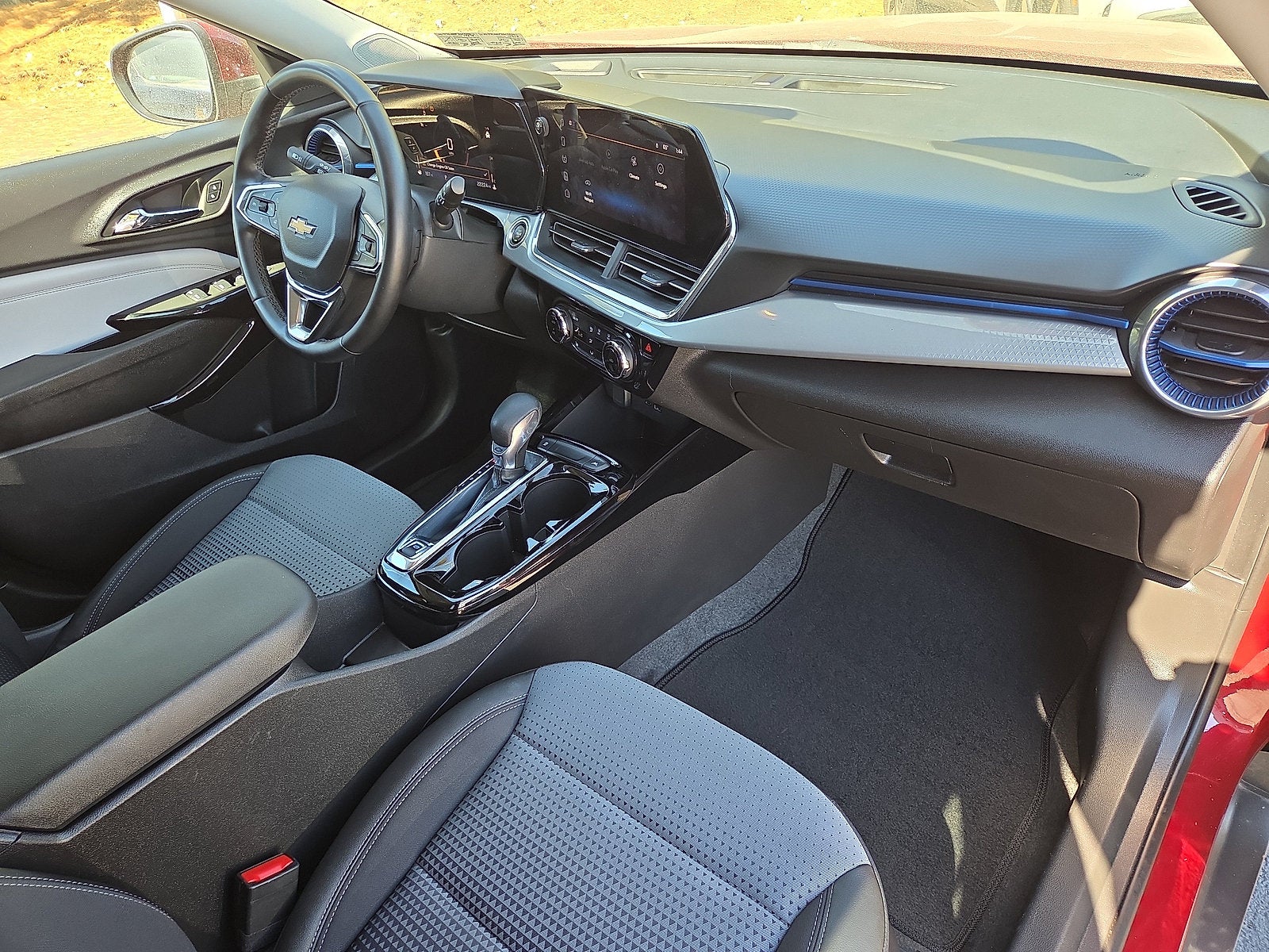 2025 Chevrolet Trax LT FWD